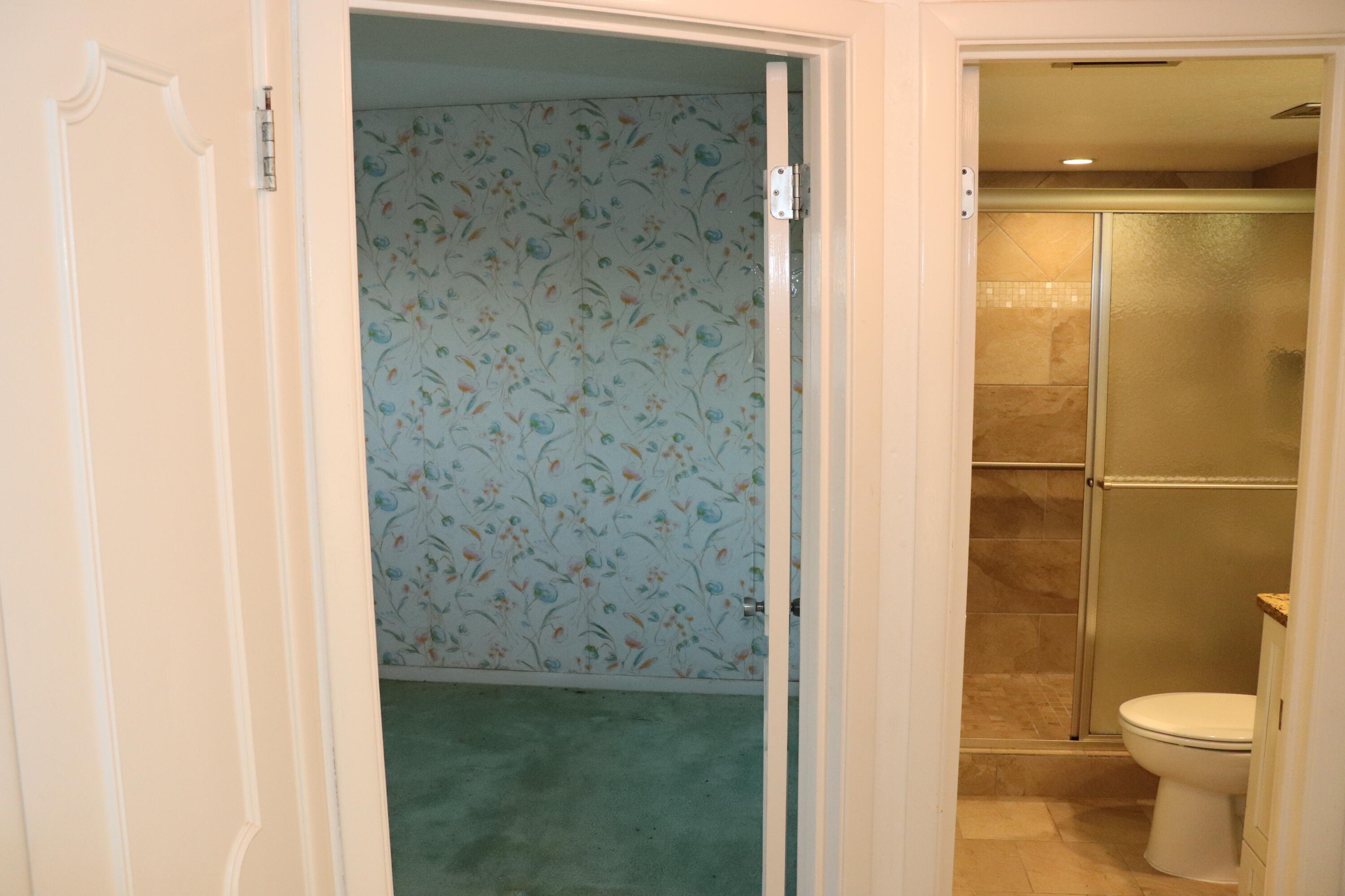 EL MATADOR CONDO - Residential