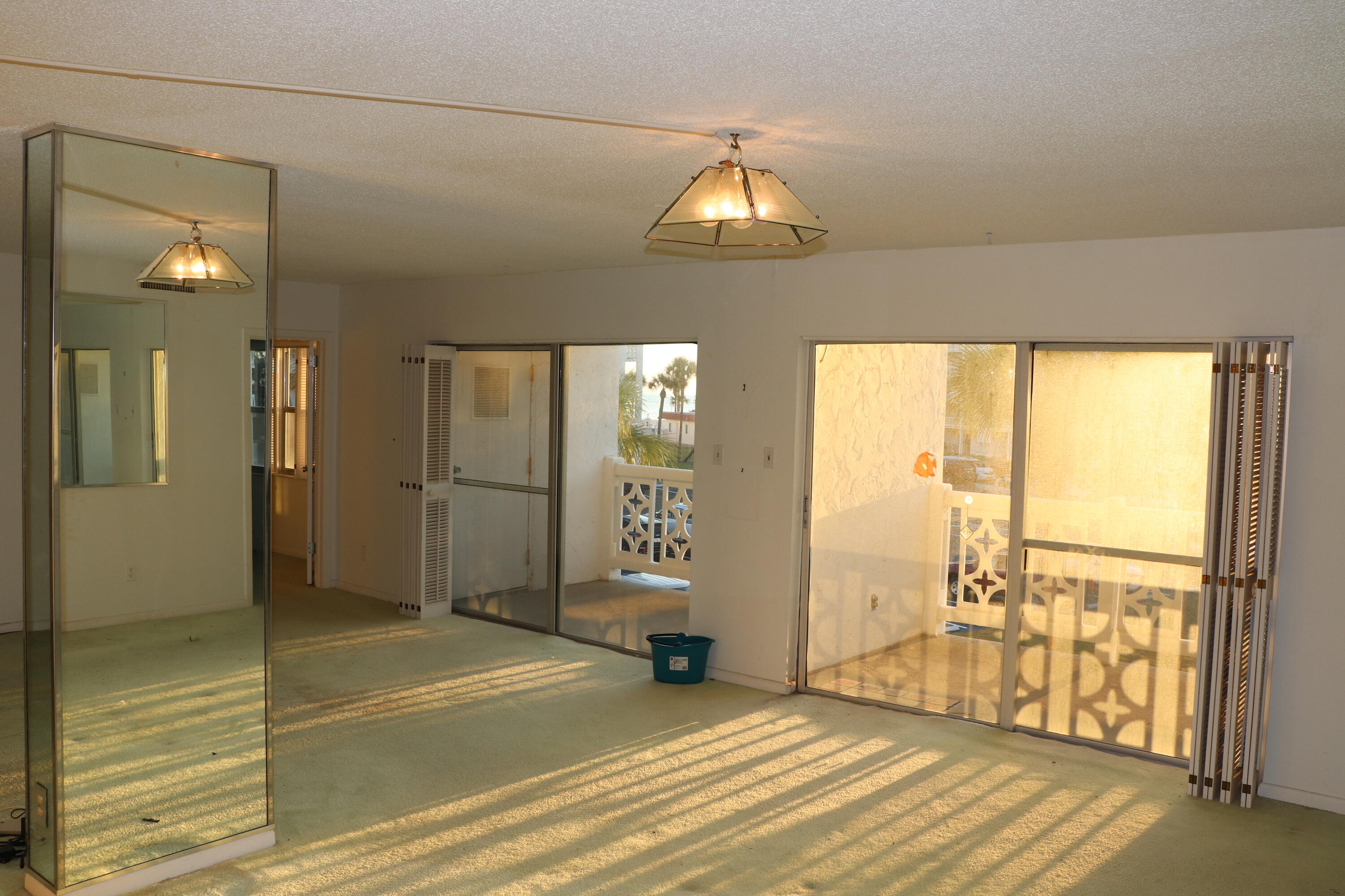 EL MATADOR CONDO - Residential