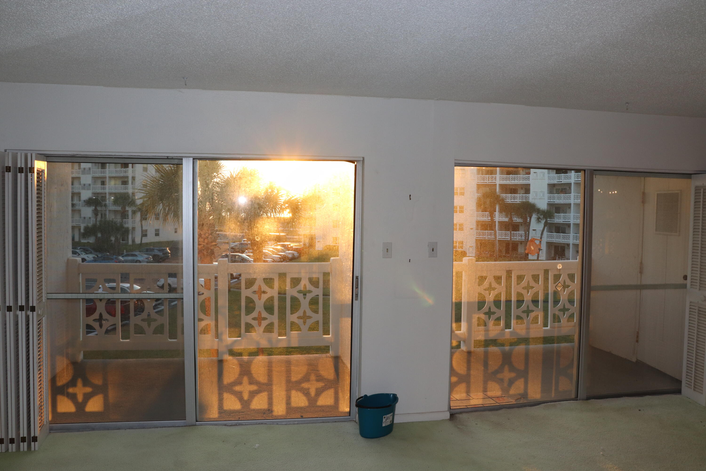 EL MATADOR CONDO - Residential