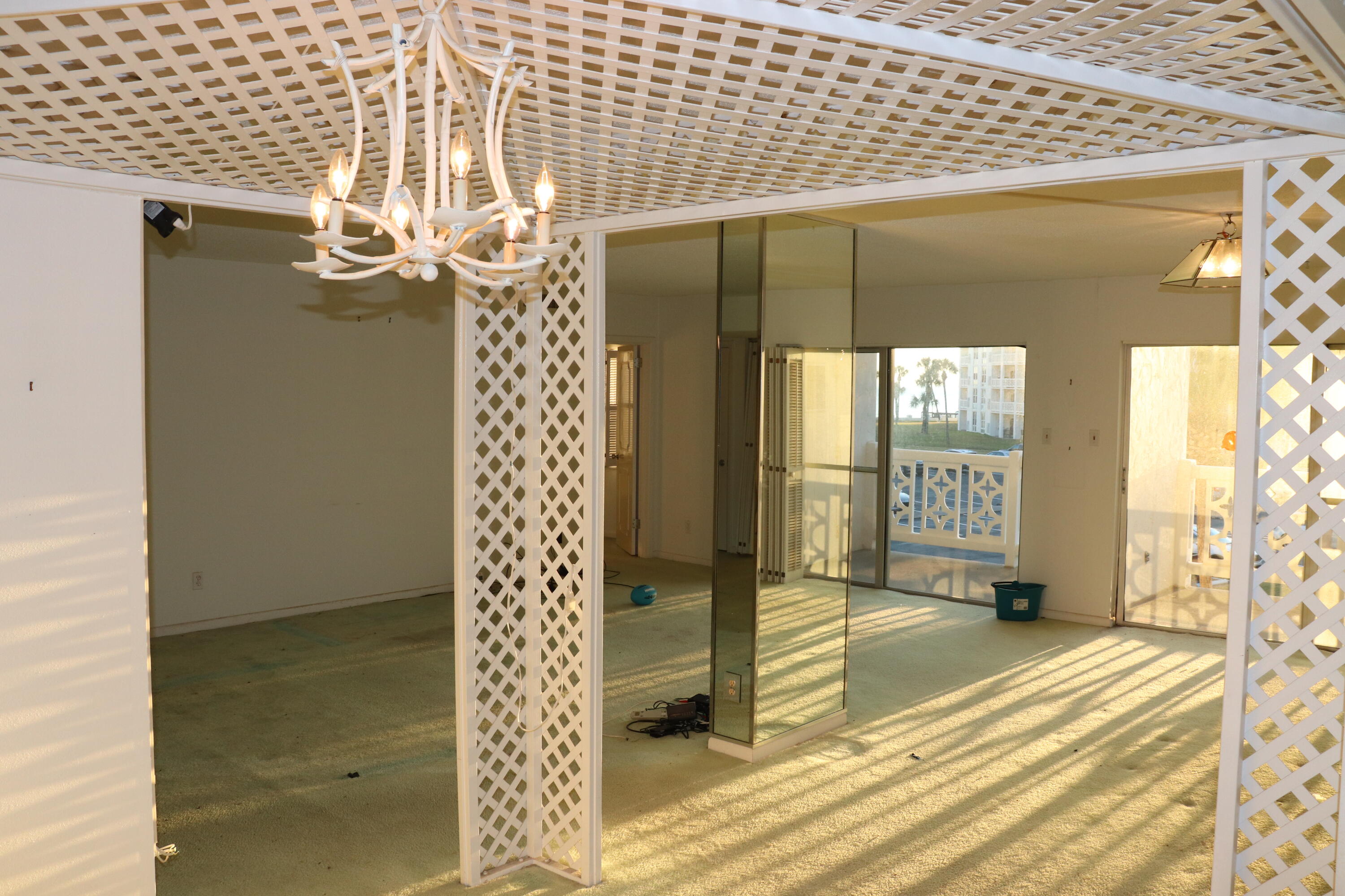 EL MATADOR CONDO - Residential