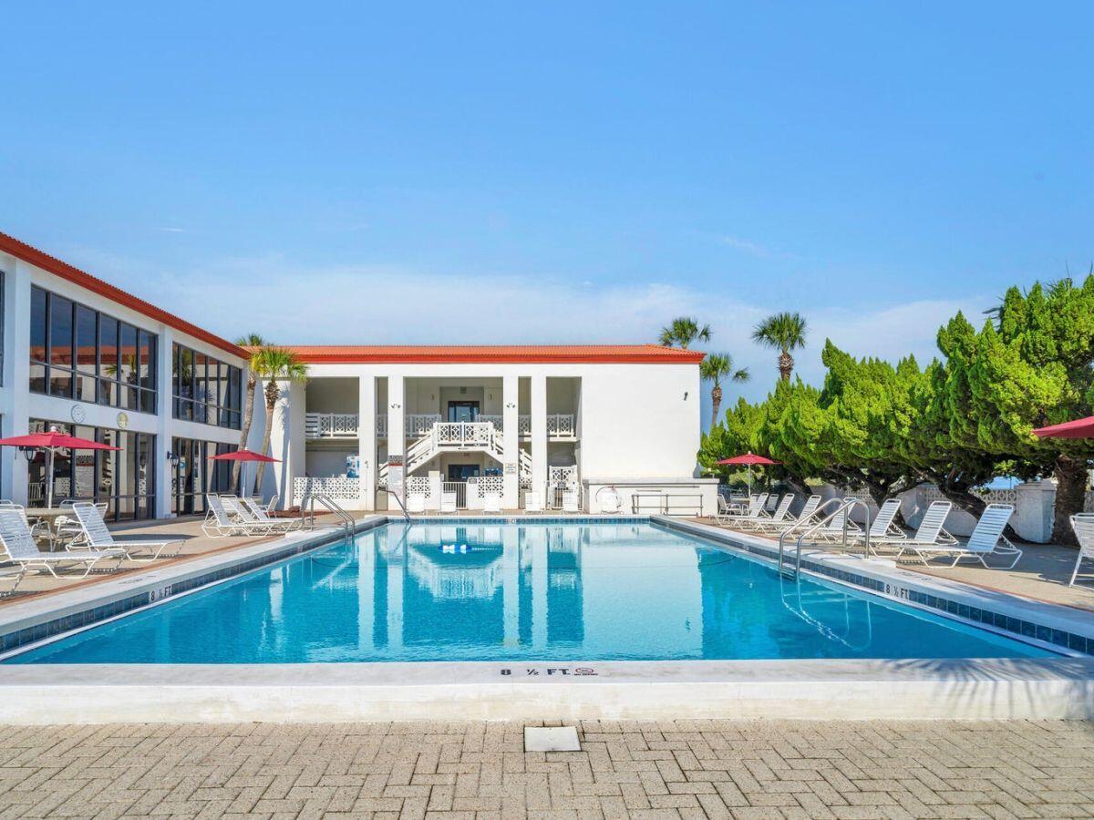 EL MATADOR CONDO - Residential