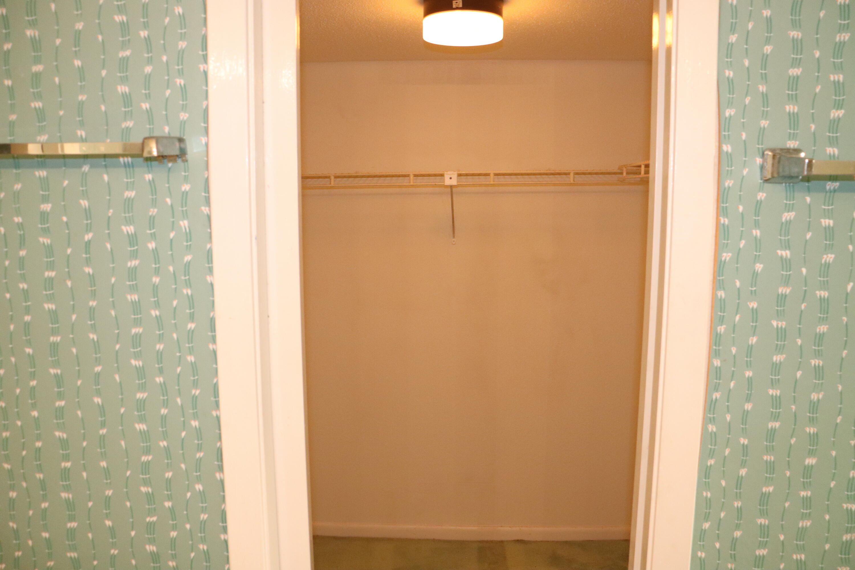 EL MATADOR CONDO - Residential