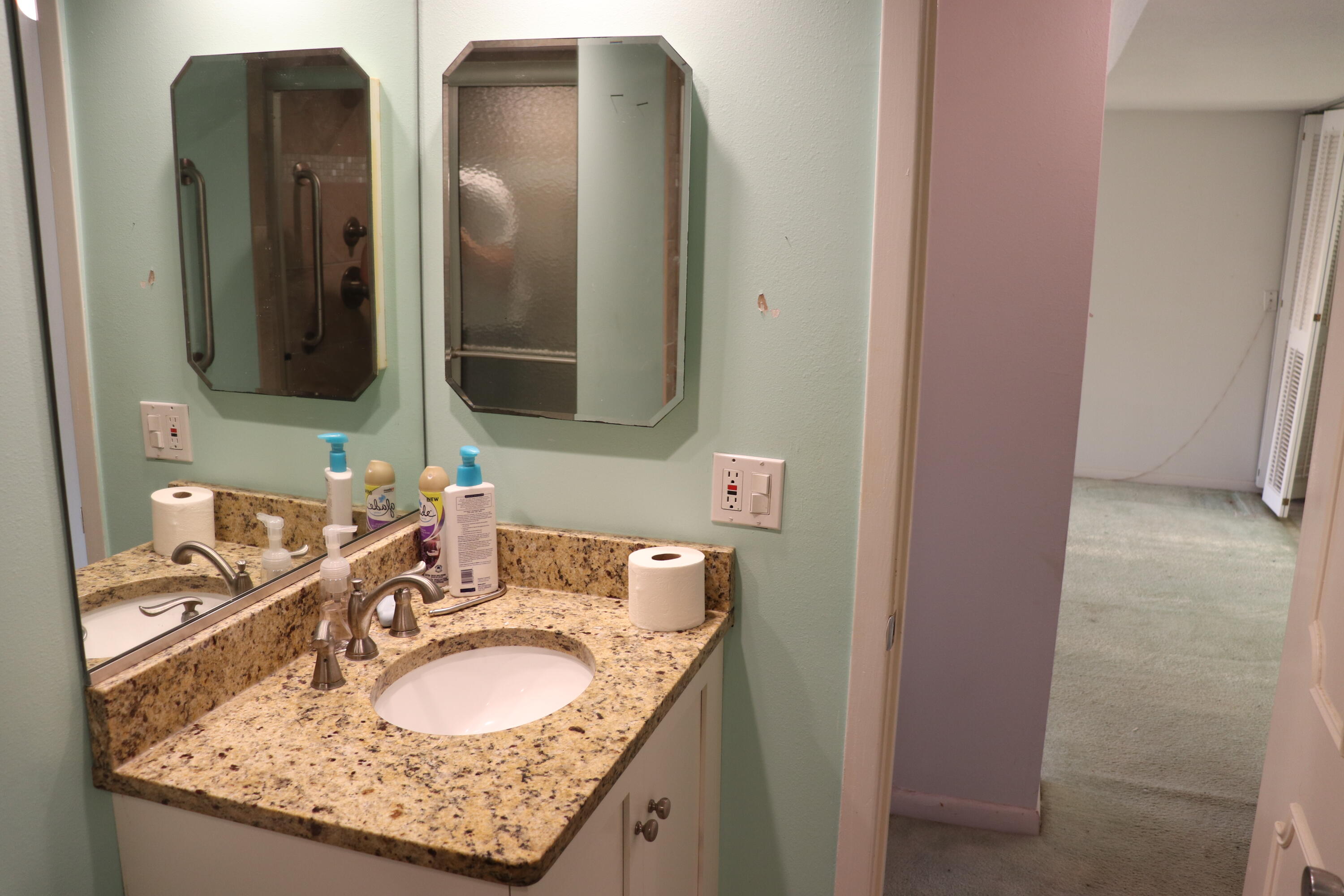 EL MATADOR CONDO - Residential