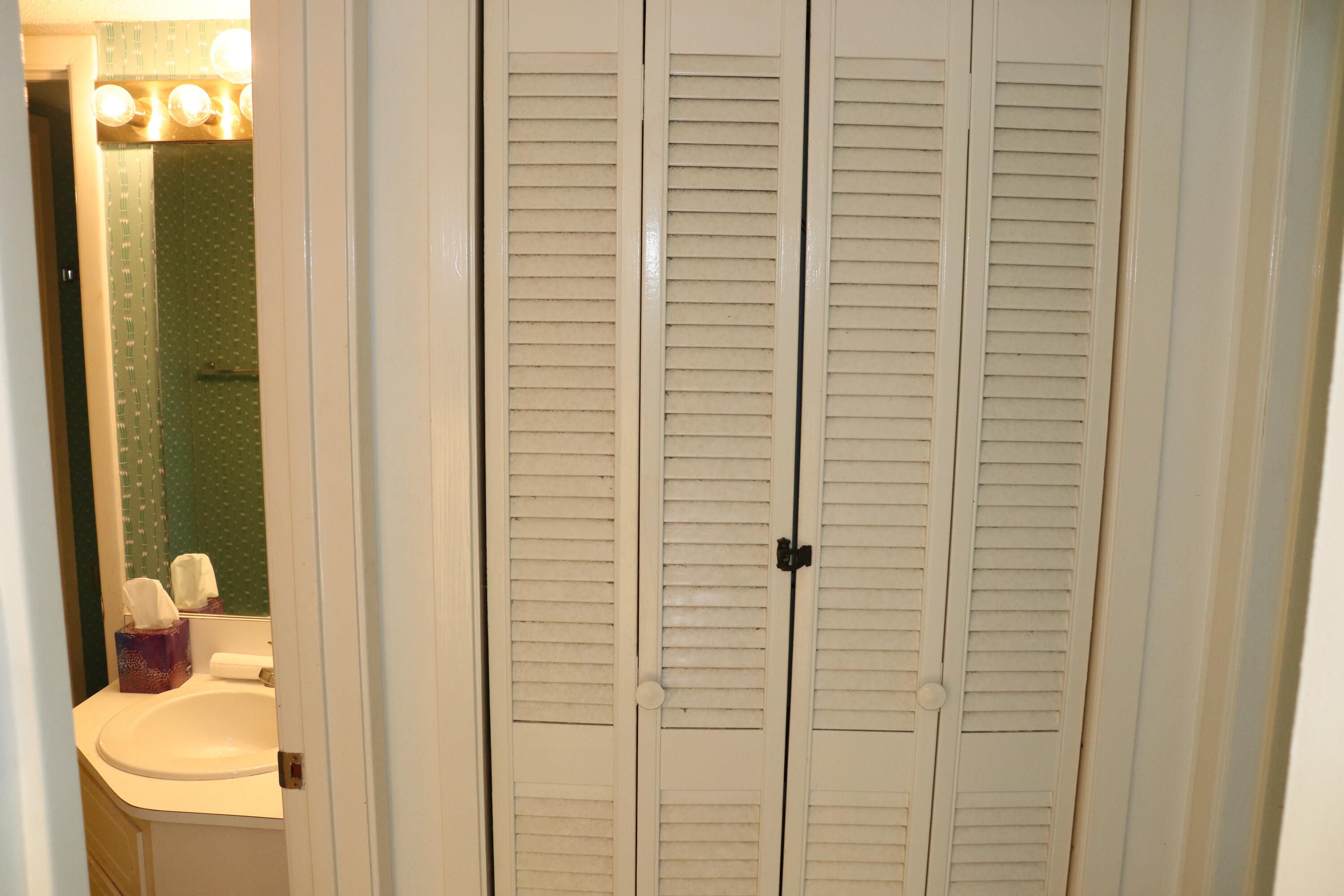 EL MATADOR CONDO - Residential