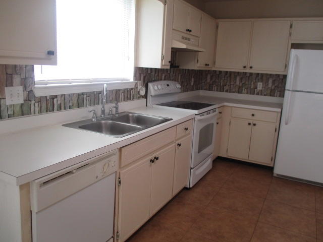 SANDY RIDGE ESTATES - Residential Lease