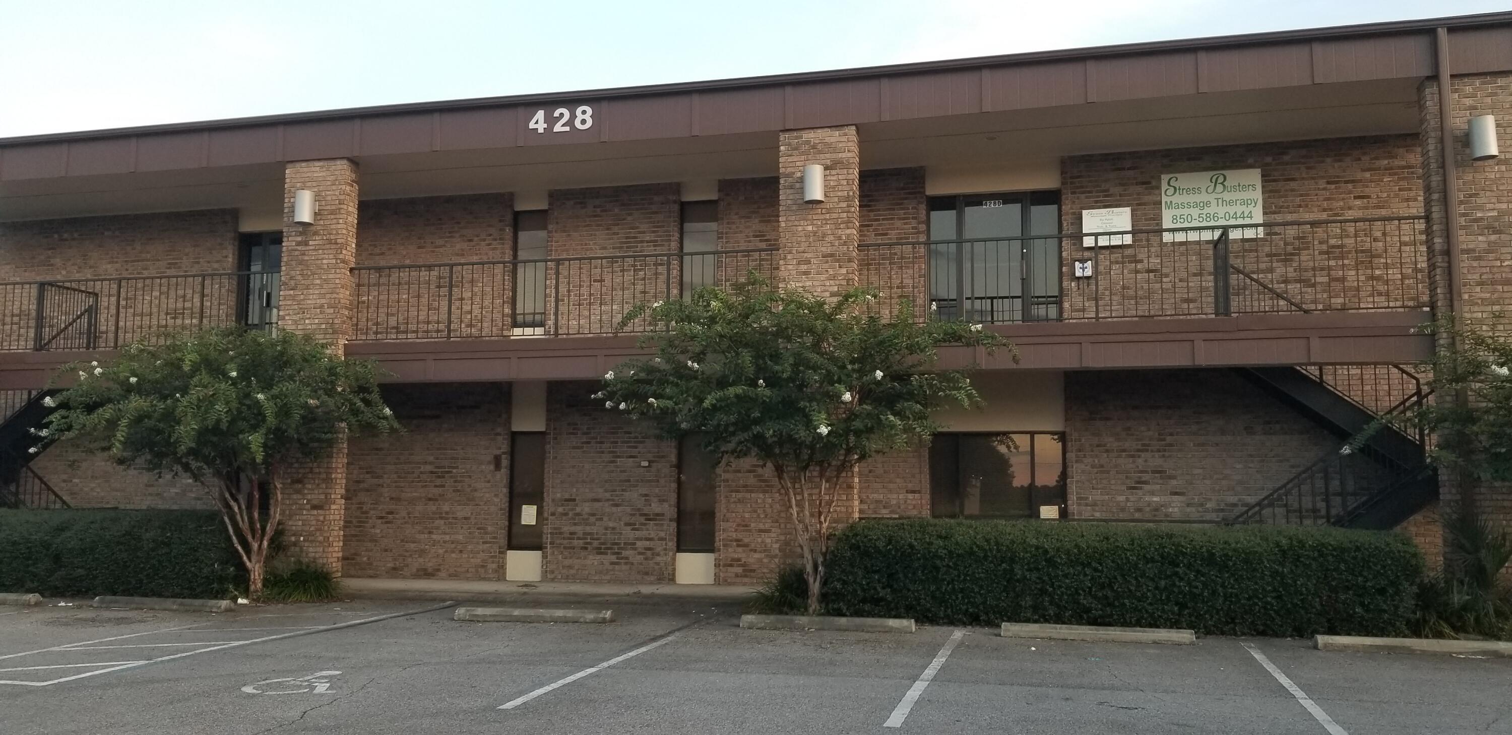 Nice office or retail space across from Publix, TJ Max, and Beall's Outlet. First floor unit with front and rear entrances. 3 restrooms. $90 per month CAM.