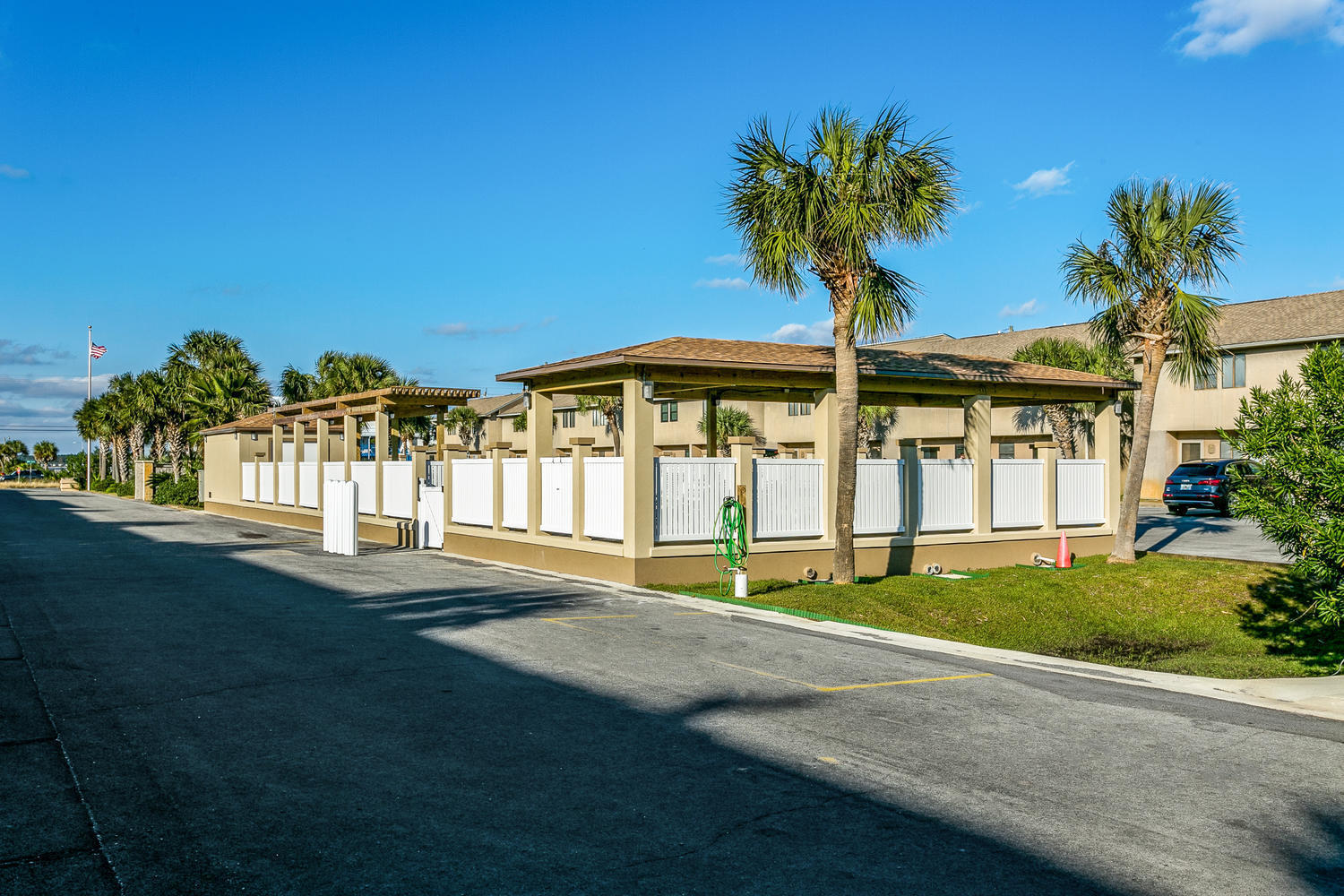 SUGAR BEACH T/H - Residential