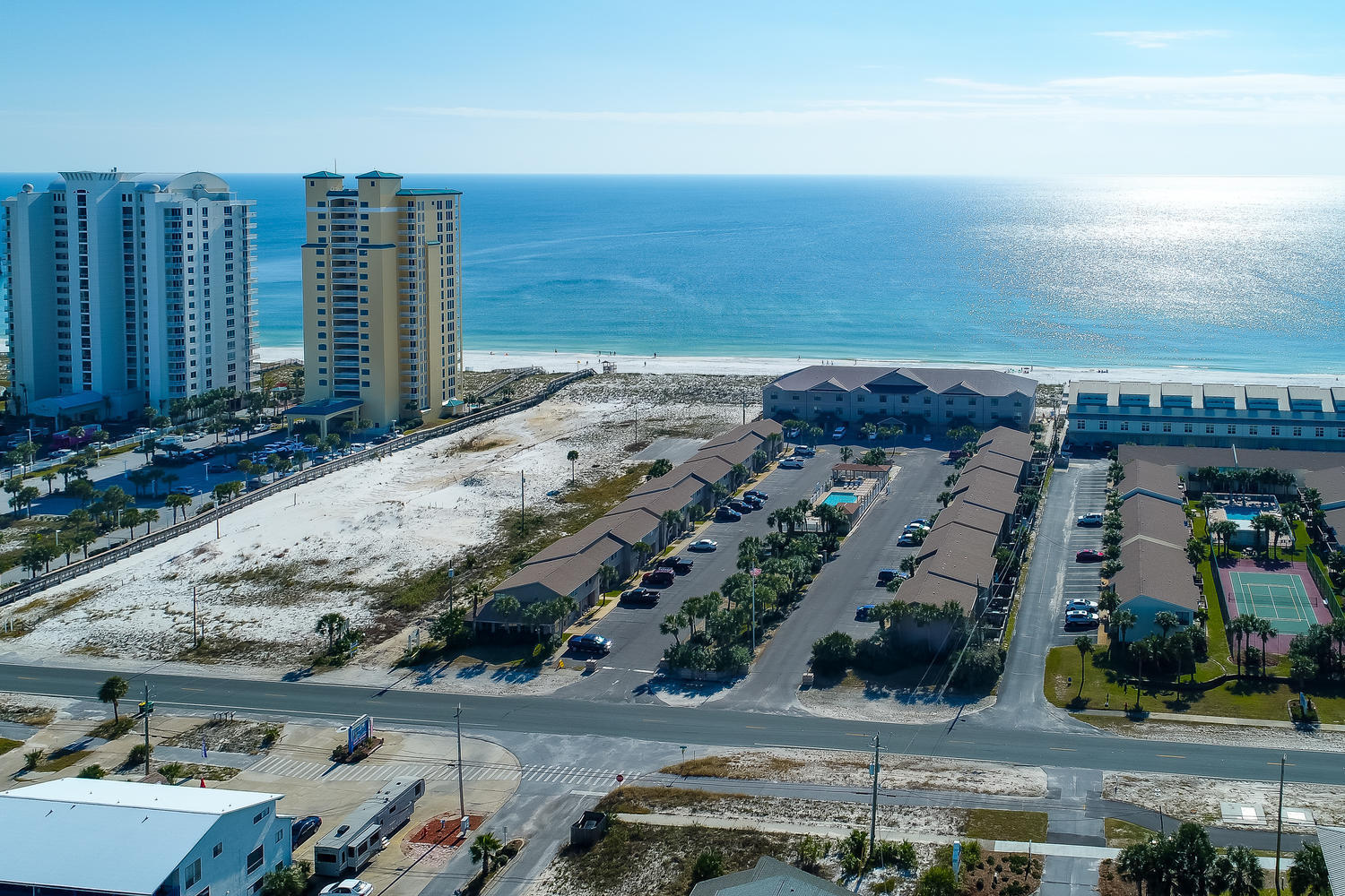 SUGAR BEACH T/H - Residential