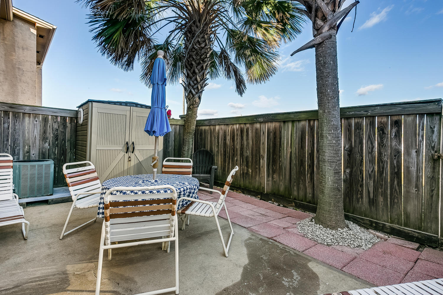 SUGAR BEACH T/H - Residential