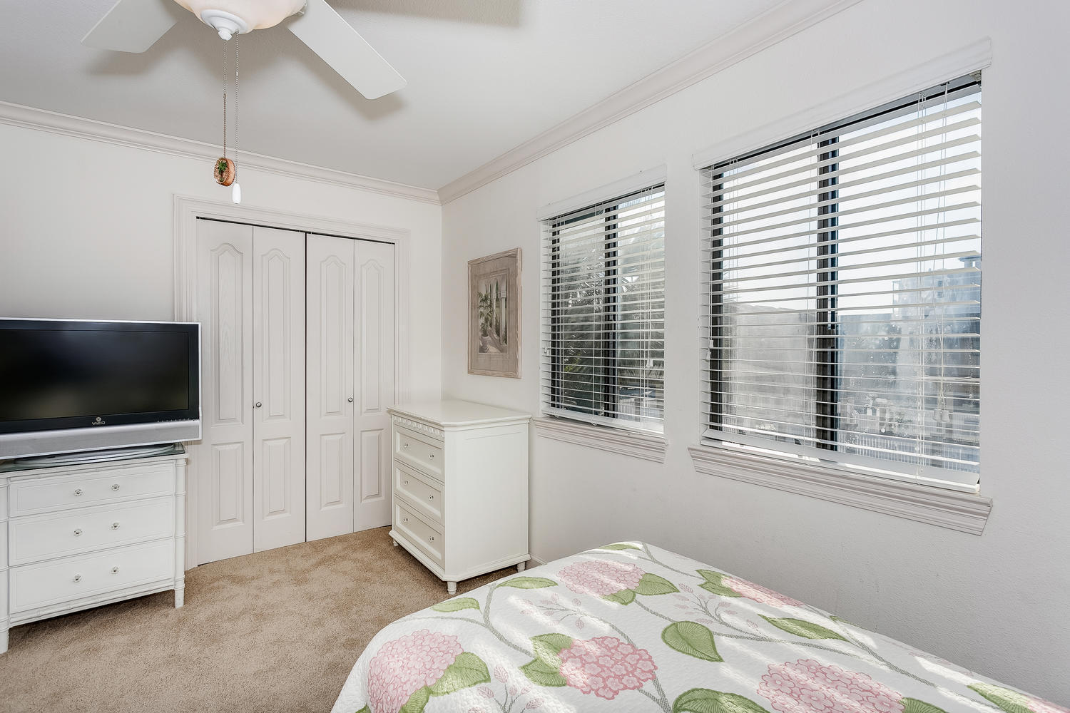 SUGAR BEACH T/H - Residential