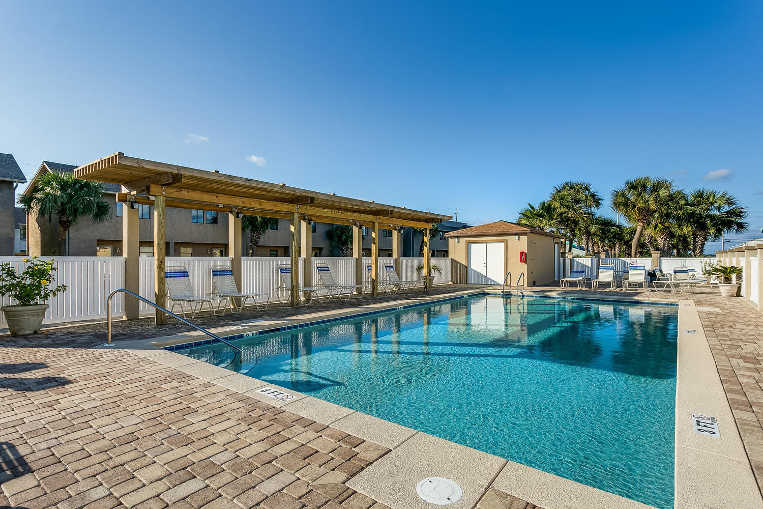 SUGAR BEACH T/H - Residential