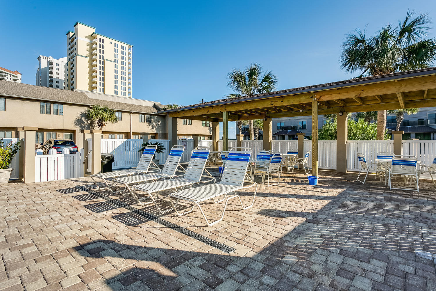 SUGAR BEACH T/H - Residential