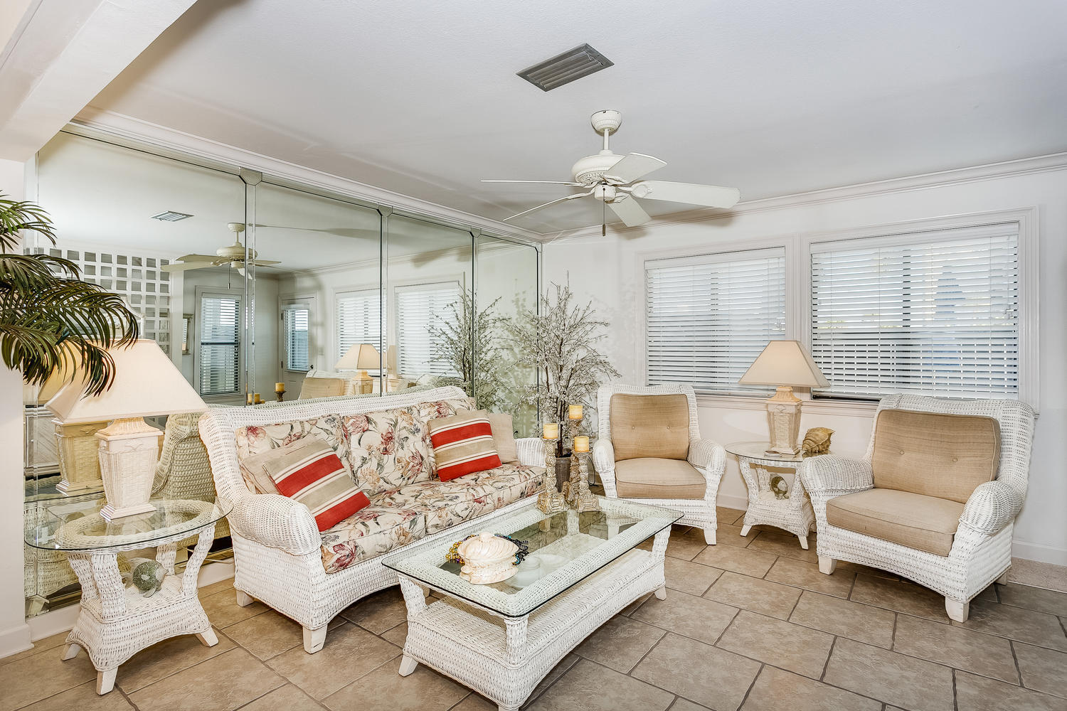 SUGAR BEACH T/H - Residential