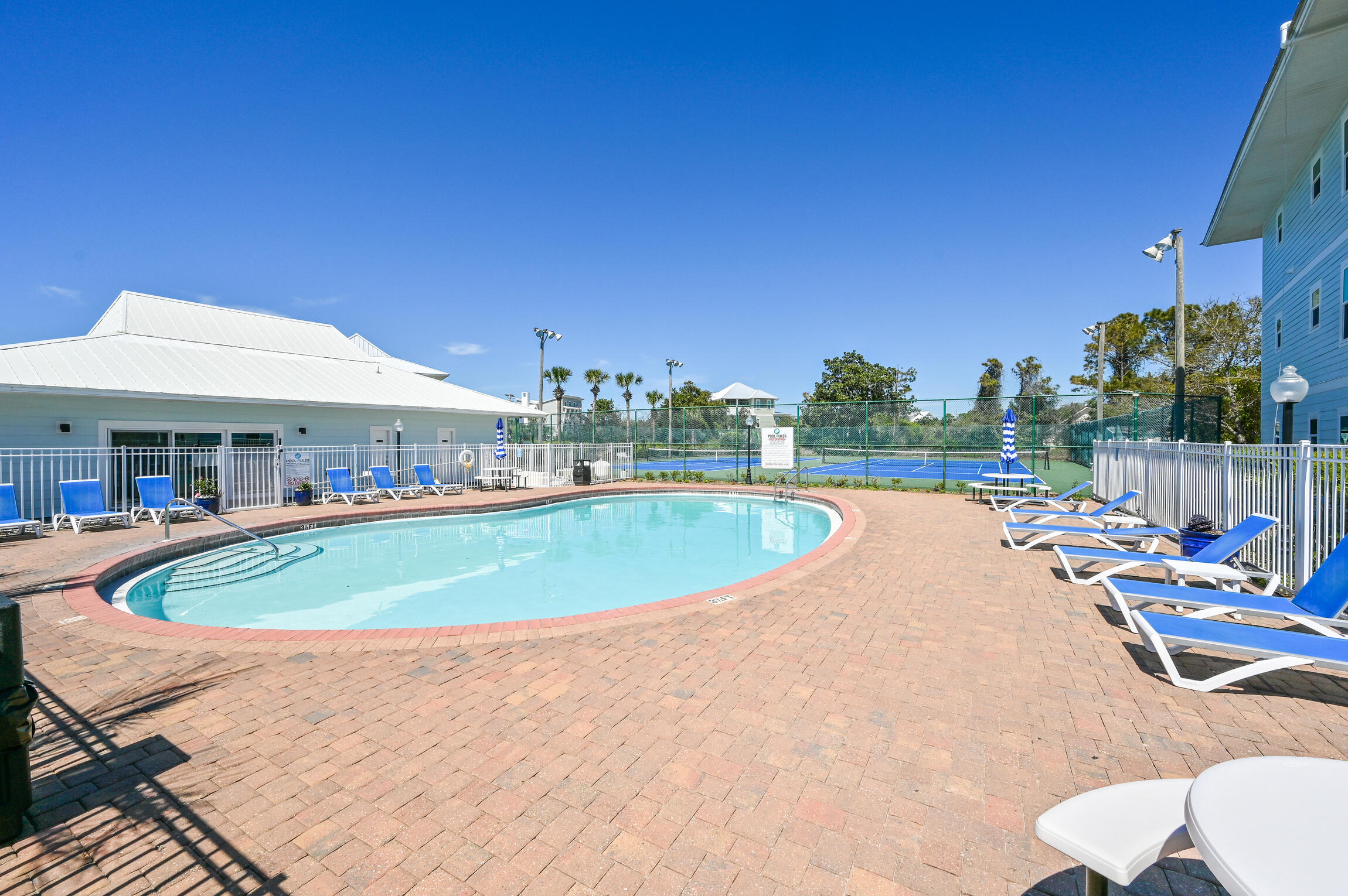 BEACHSIDE VILLAS CONDO - Residential