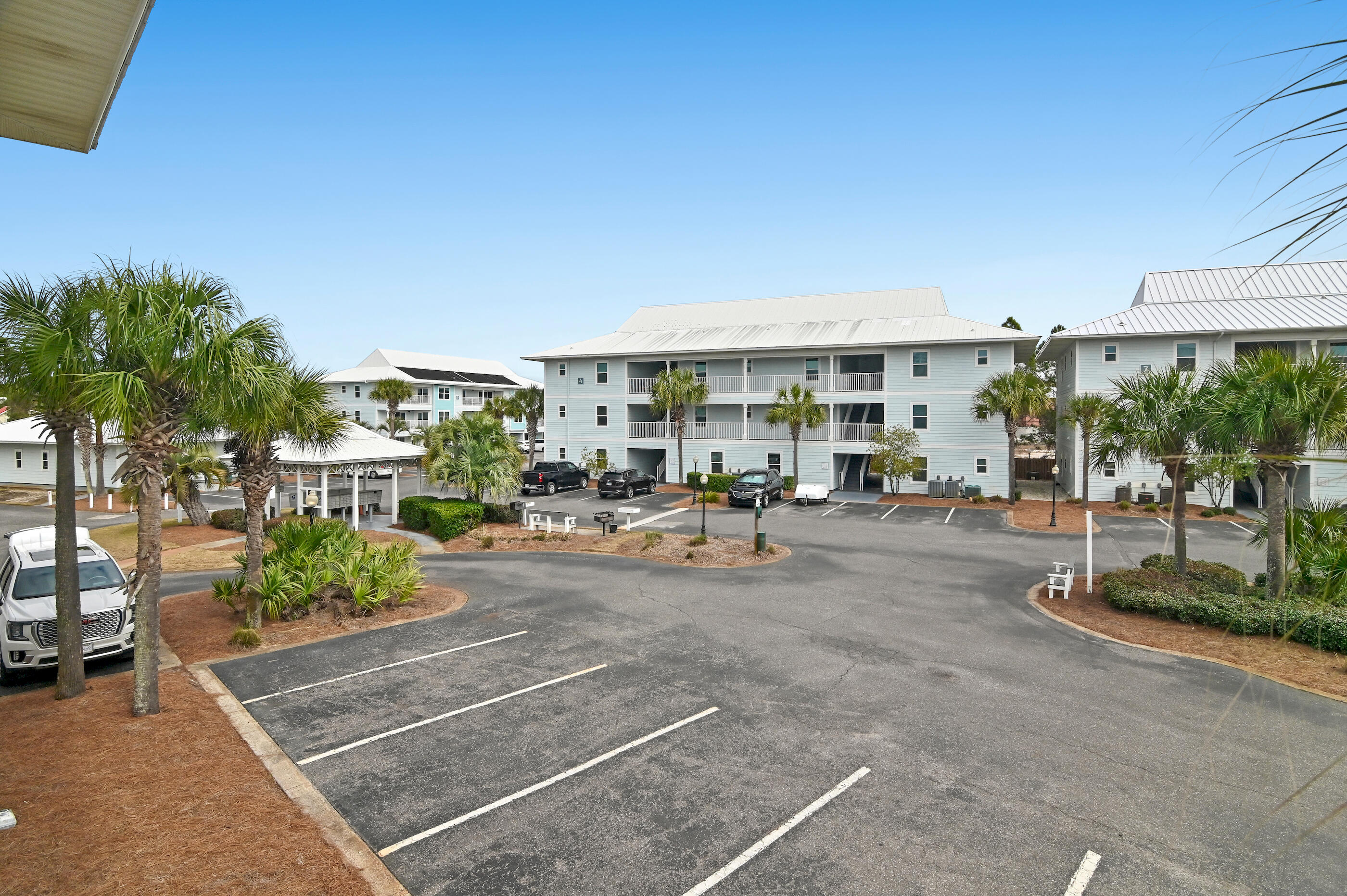 BEACHSIDE VILLAS CONDO - Residential