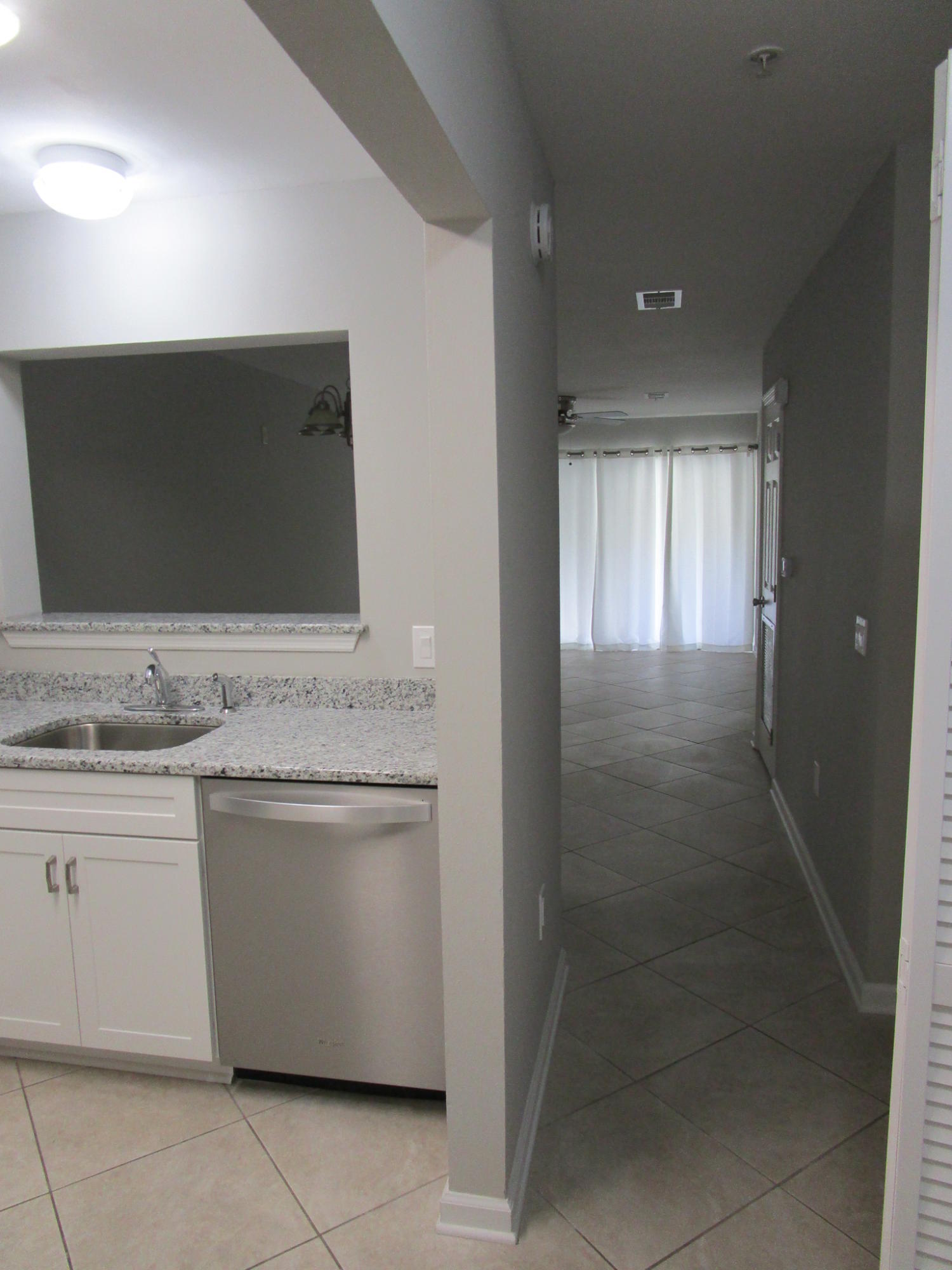 FLORIDA CLUB - Residential Lease