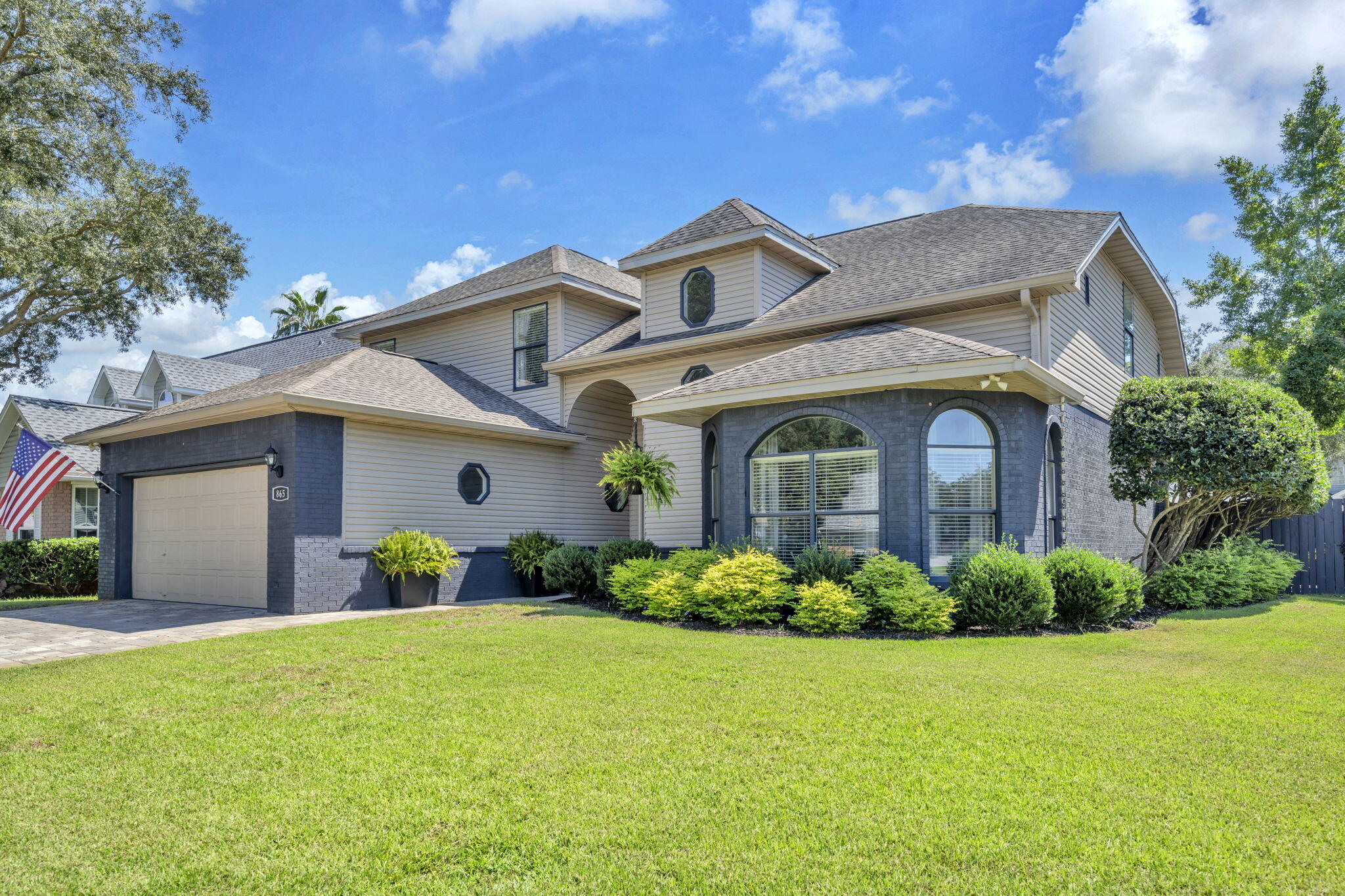 SHALIMAR COMMONS - Residential