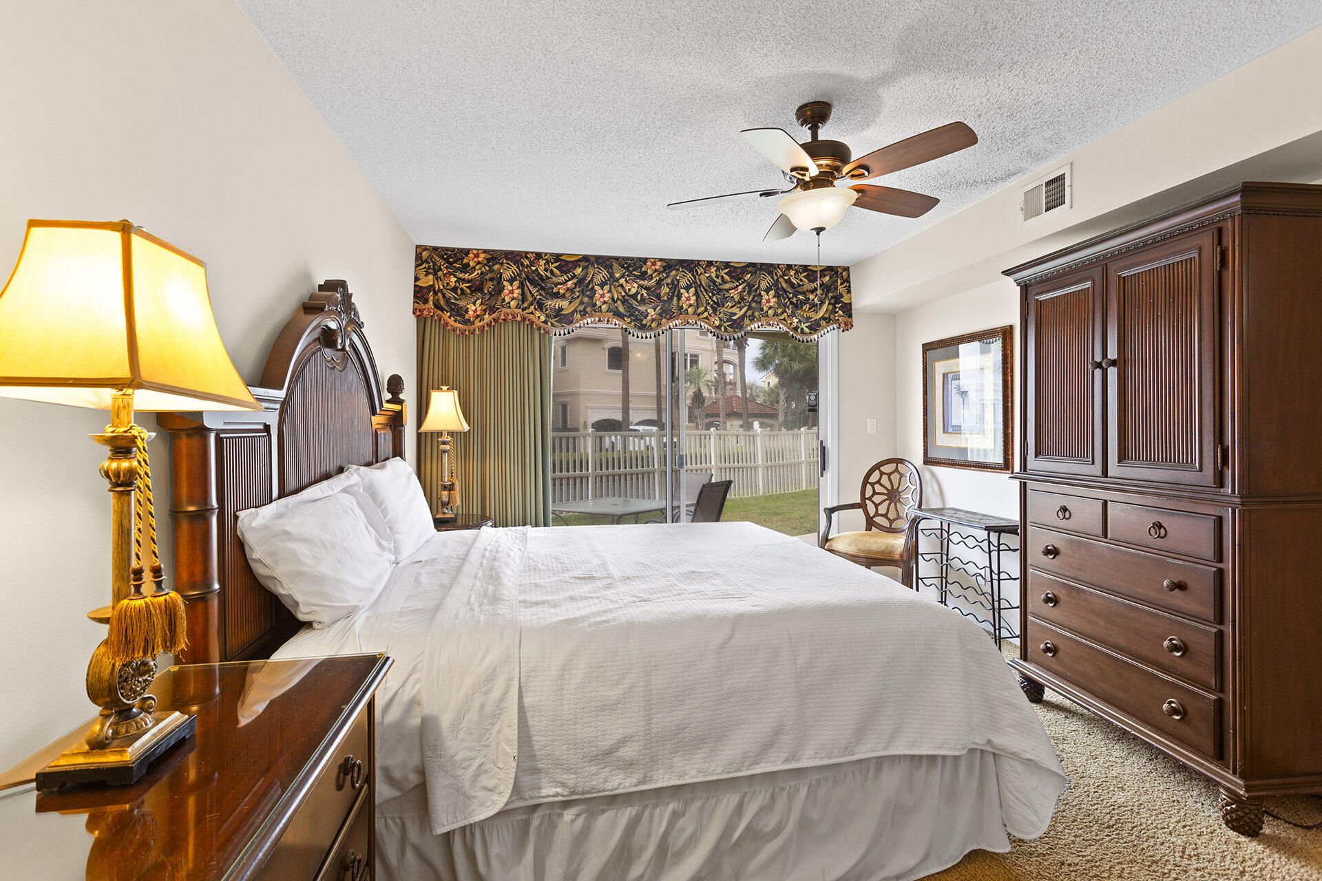 MARAVILLA CONDO 3 - Residential