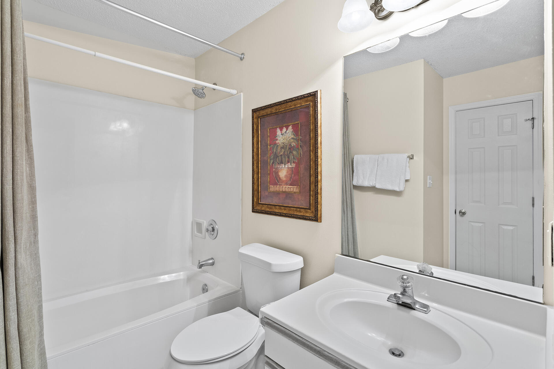 MARAVILLA CONDO 3 - Residential