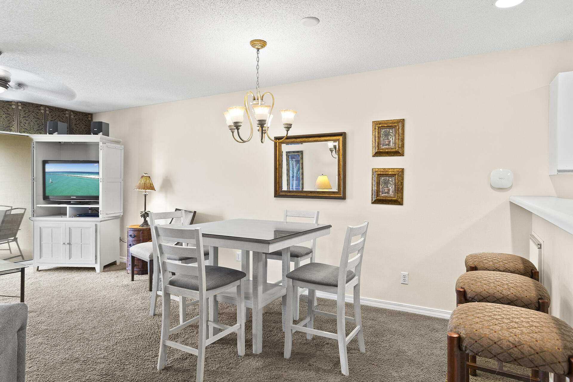 MARAVILLA CONDO 3 - Residential