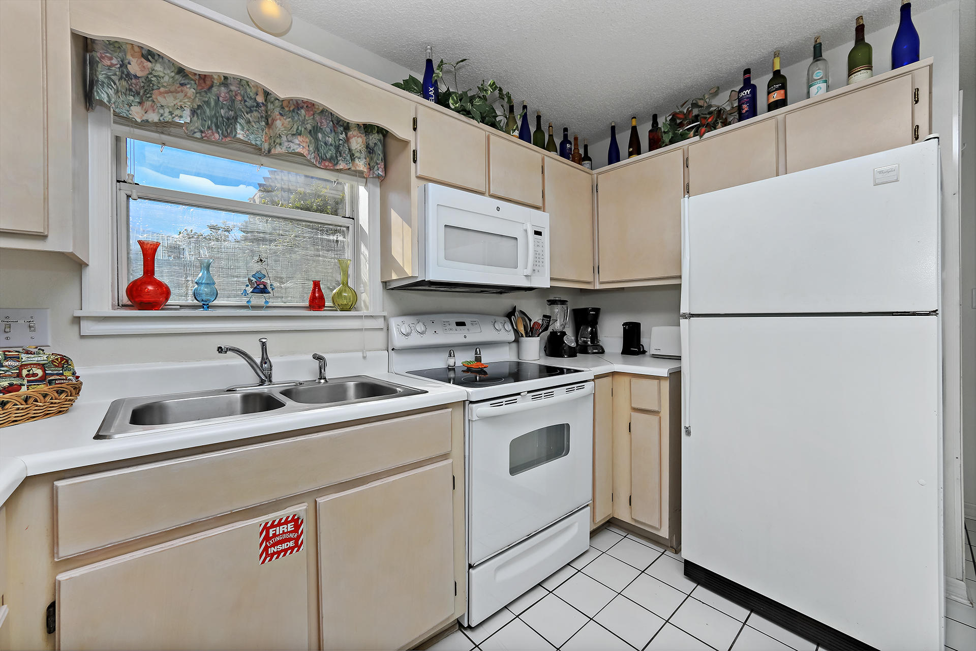 ST MARTIN BEACHWALK VILLAS - Residential