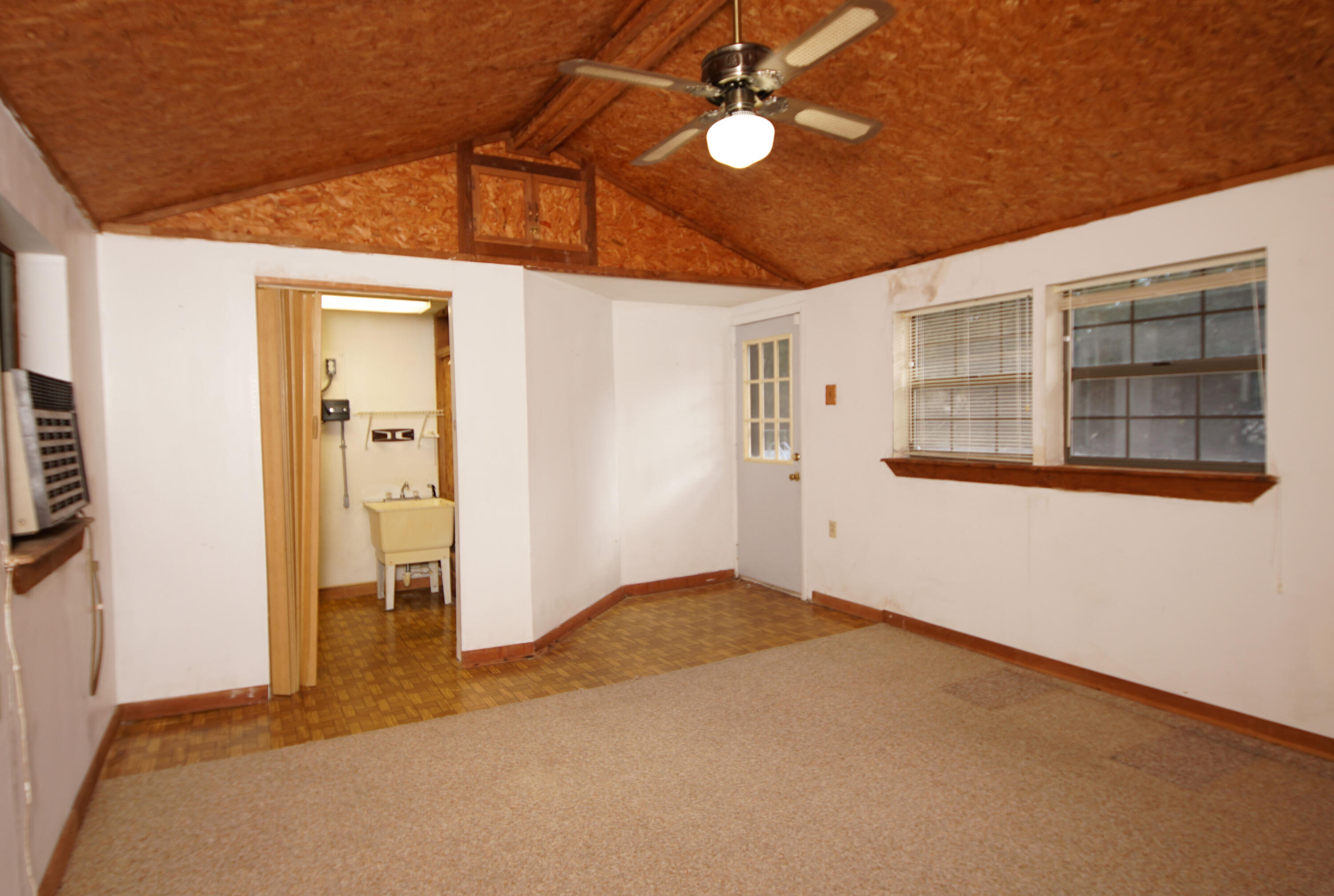 BAYOU POQUITOWOODLAND SHORES LOT 3 & N25 FT LOT 4 BLK G LESS the east 146.7 FT SOLD - Residential