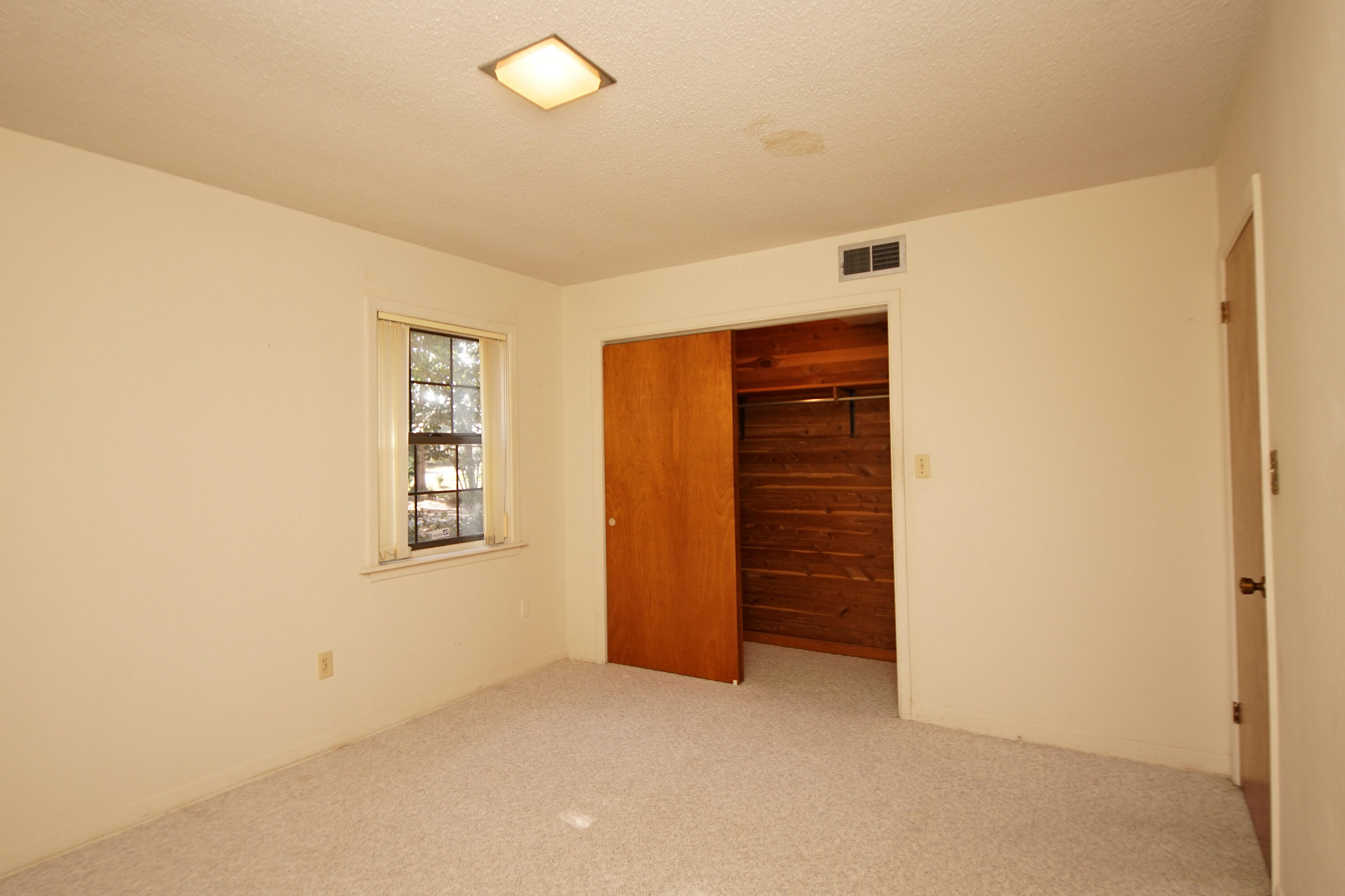 BAYOU POQUITOWOODLAND SHORES LOT 3 & N25 FT LOT 4 BLK G LESS the east 146.7 FT SOLD - Residential