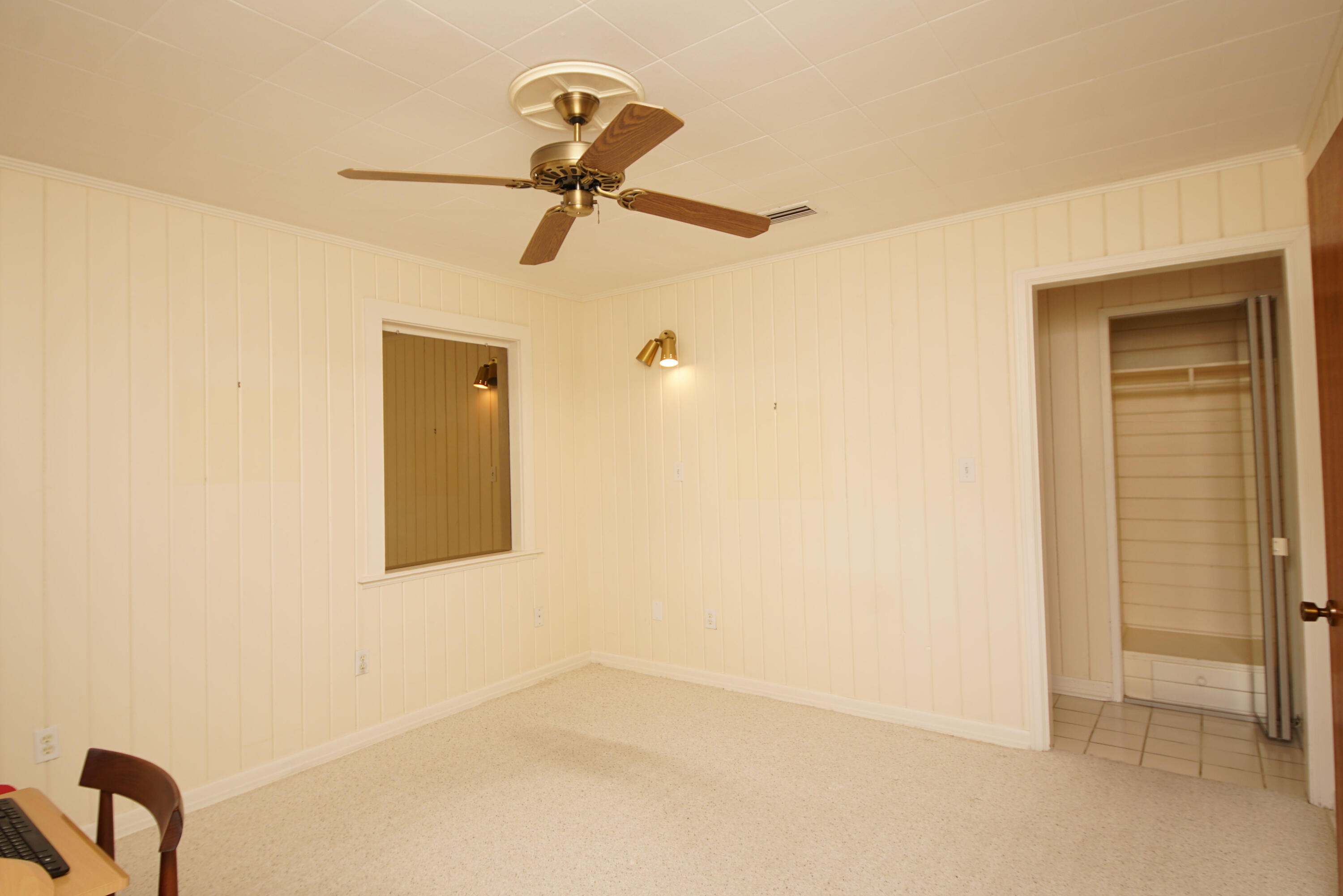 BAYOU POQUITOWOODLAND SHORES LOT 3 & N25 FT LOT 4 BLK G LESS the east 146.7 FT SOLD - Residential