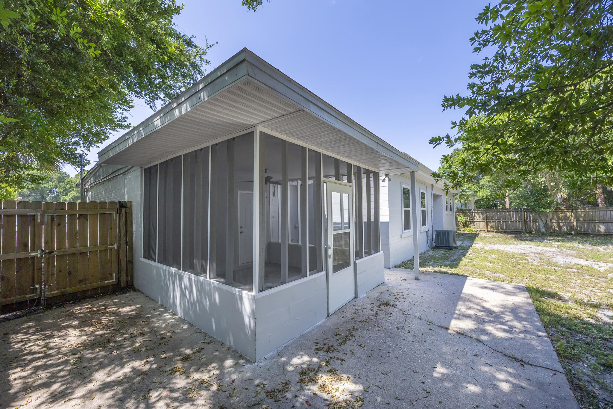 ELLIOTTS POINT 7TH ADDN - Residential