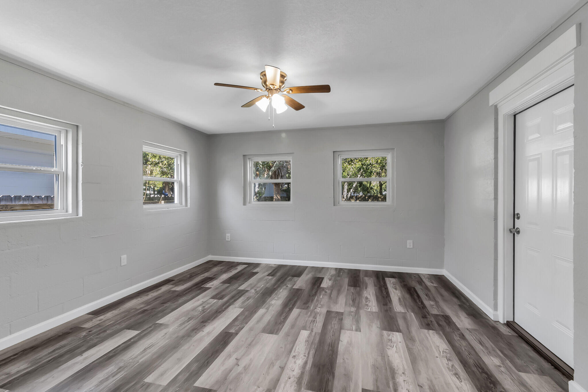 ELLIOTTS POINT 7TH ADDN - Residential