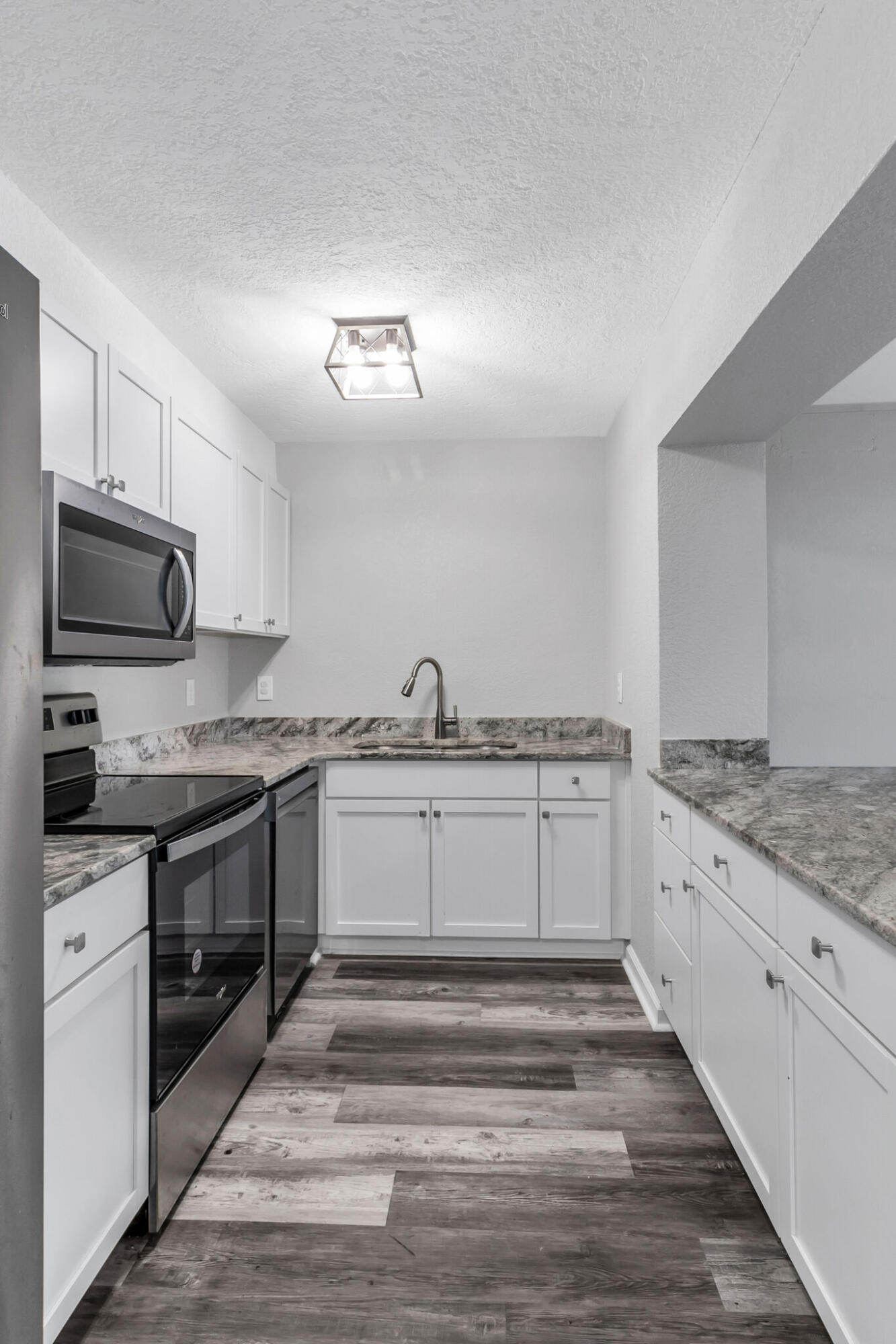 ELLIOTTS POINT 7TH ADDN - Residential