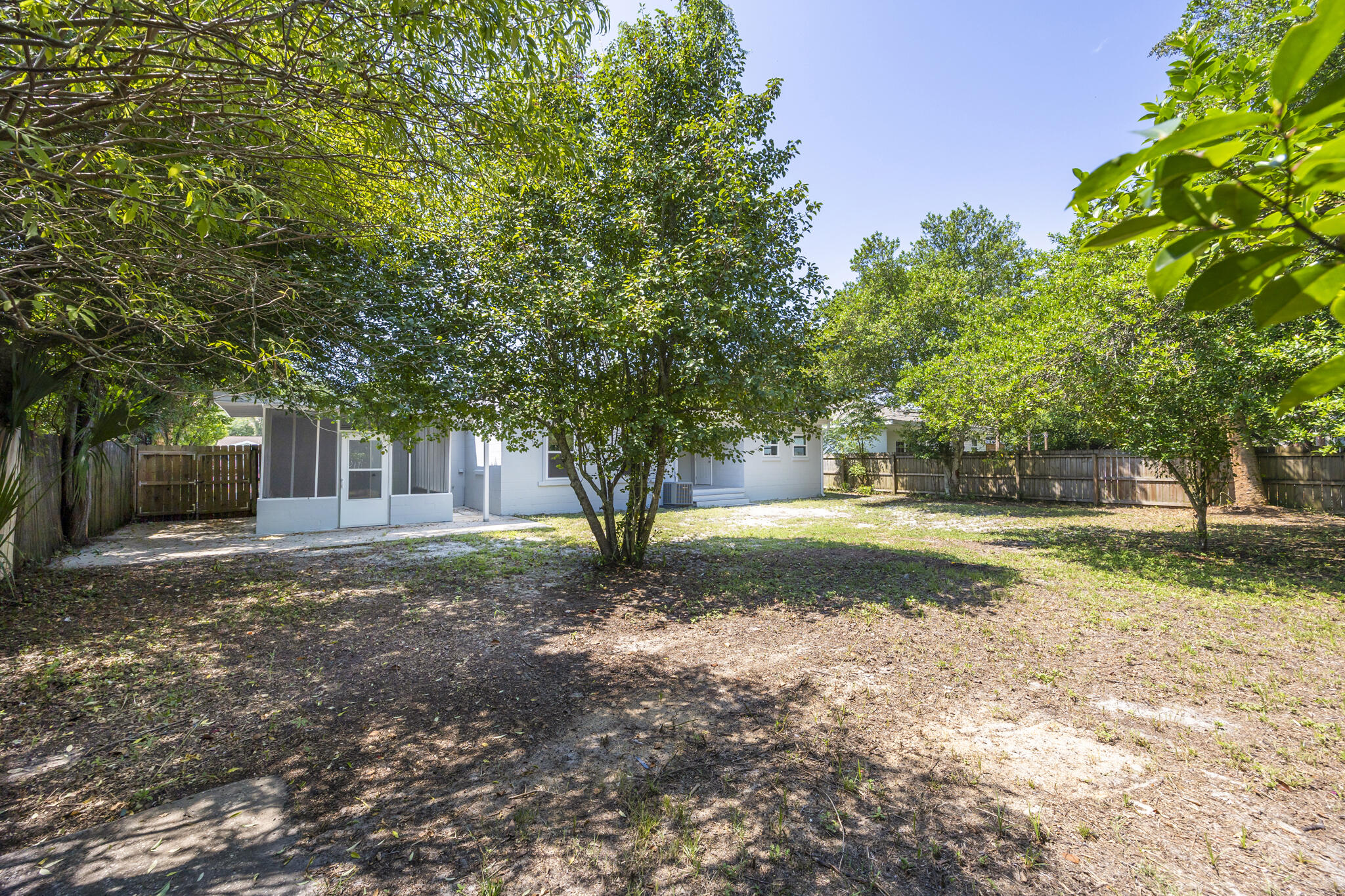 ELLIOTTS POINT 7TH ADDN - Residential