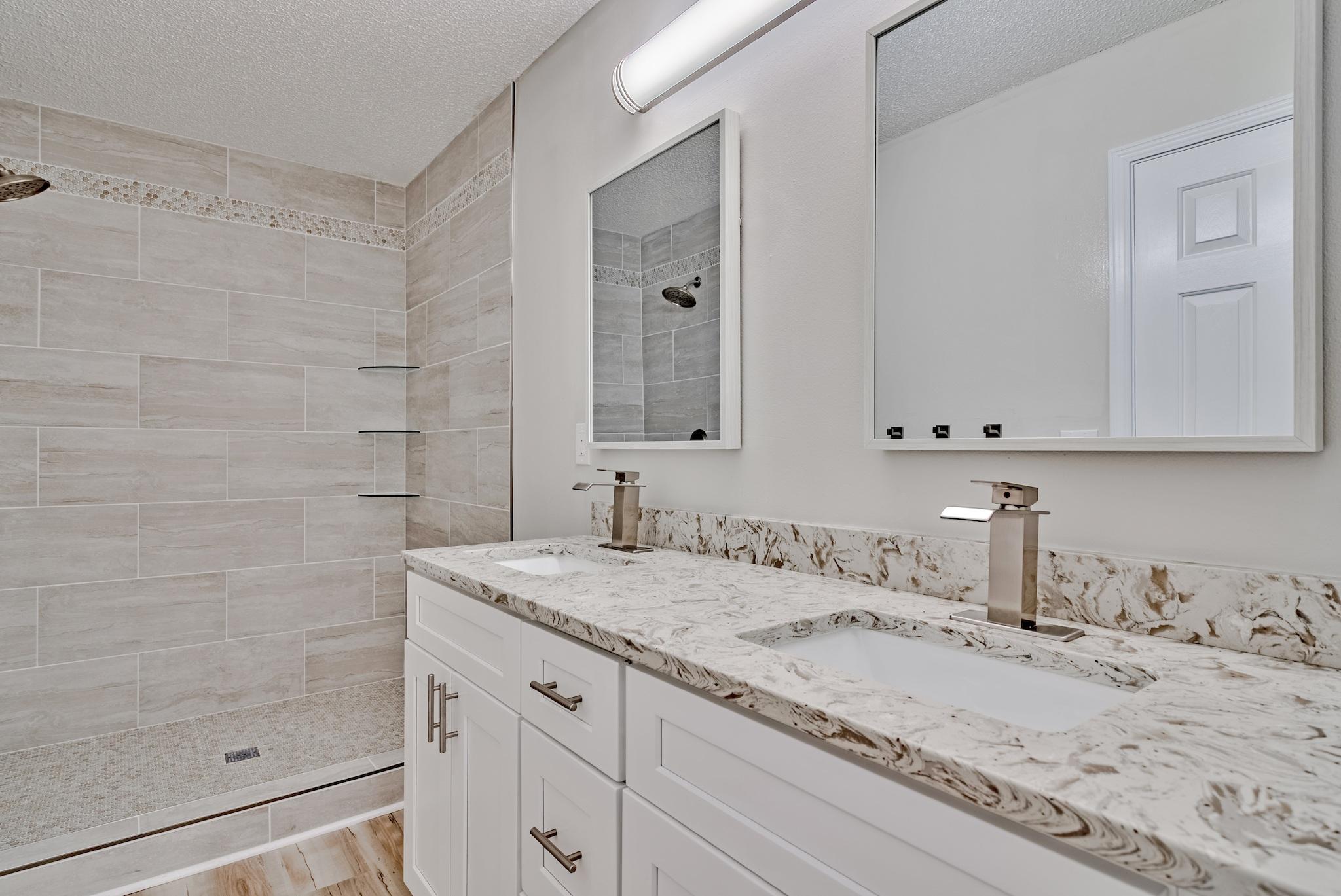 TWIN LAKES ESTATES - Residential