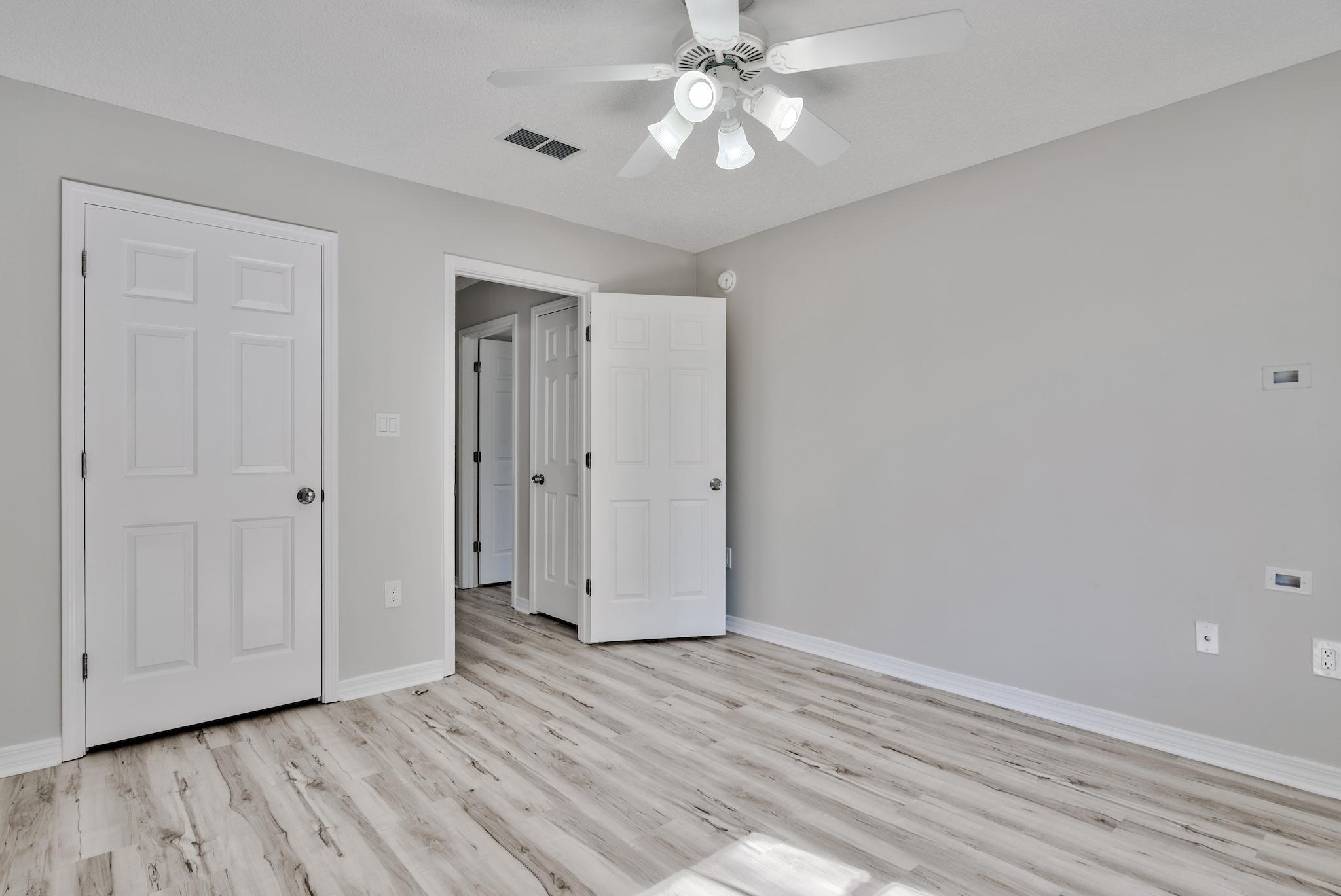 TWIN LAKES ESTATES - Residential