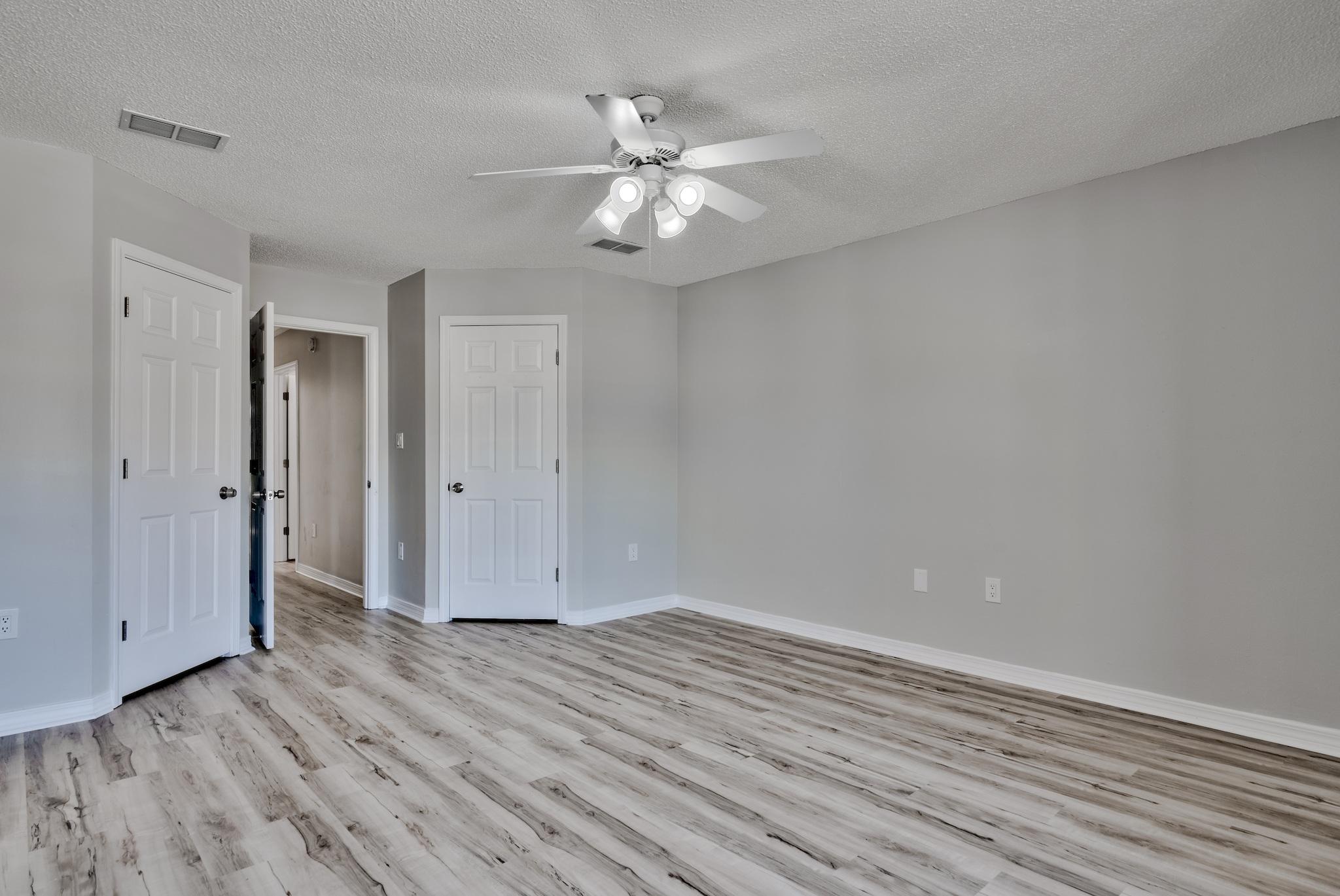 TWIN LAKES ESTATES - Residential