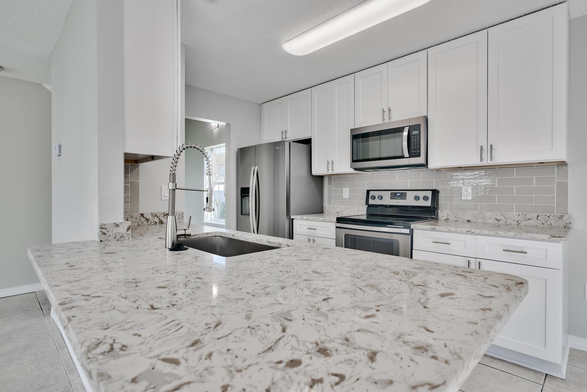 TWIN LAKES ESTATES - Residential