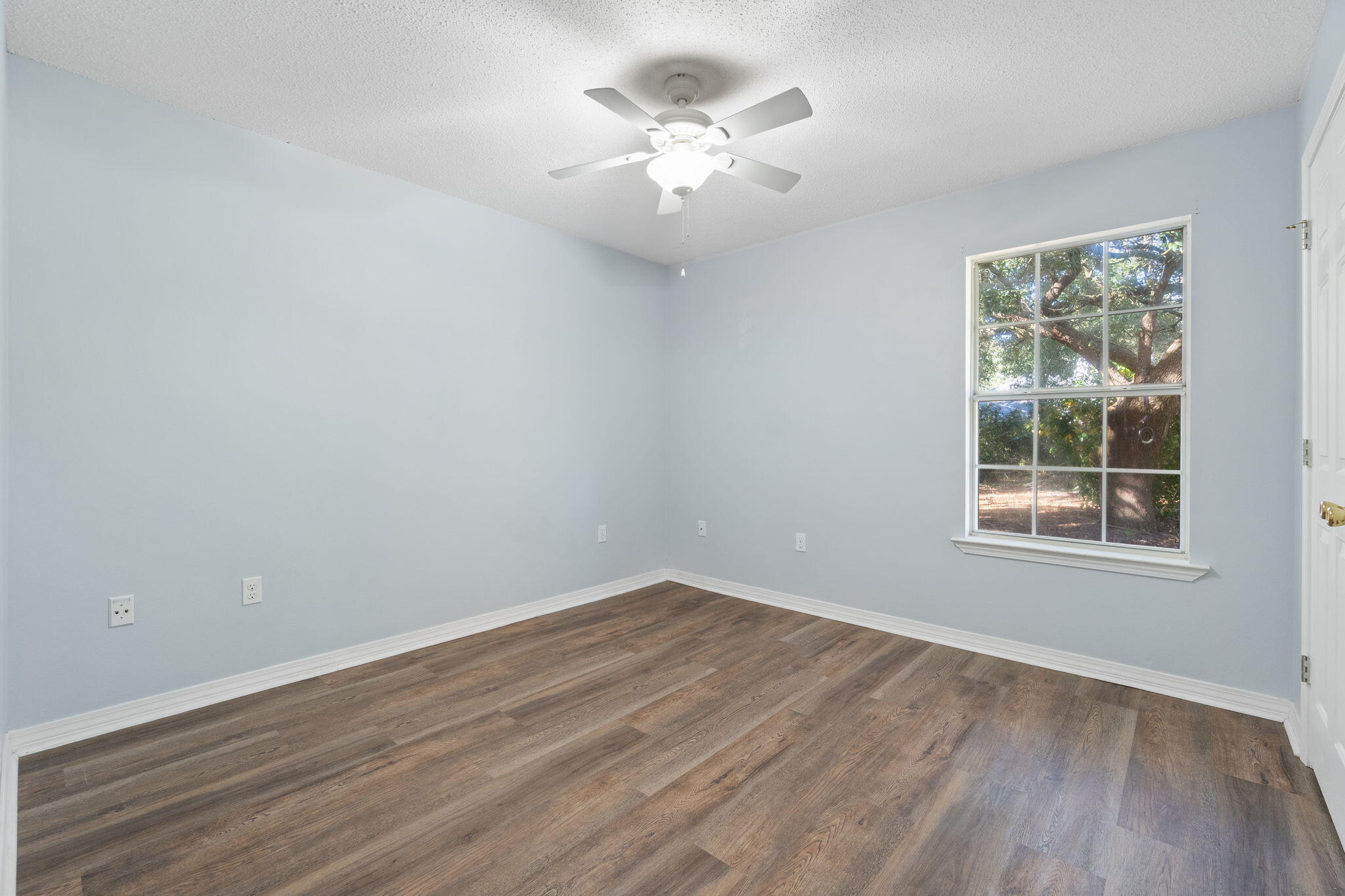 ROBLEDAL ESTATES - Residential