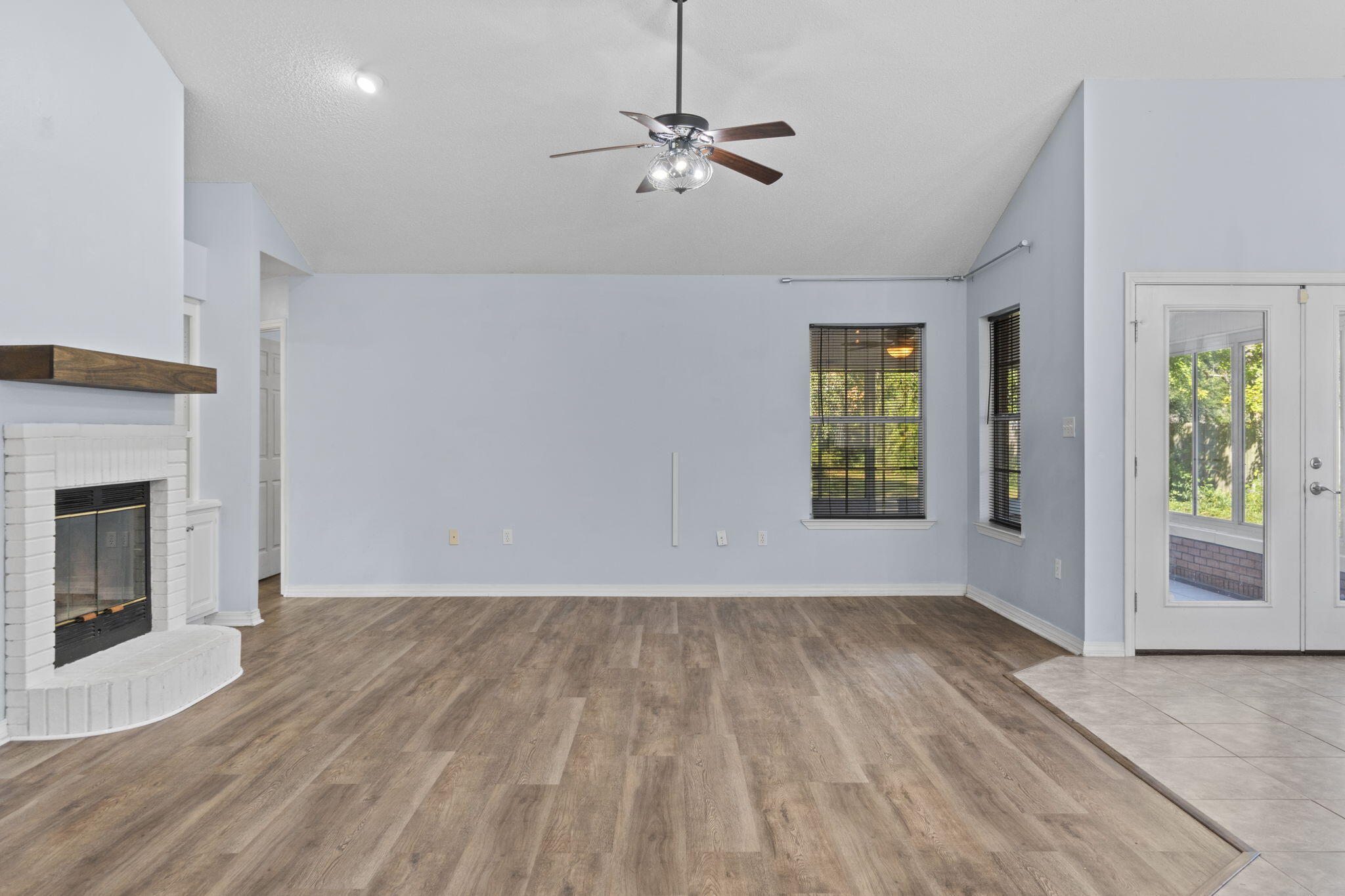 ROBLEDAL ESTATES - Residential