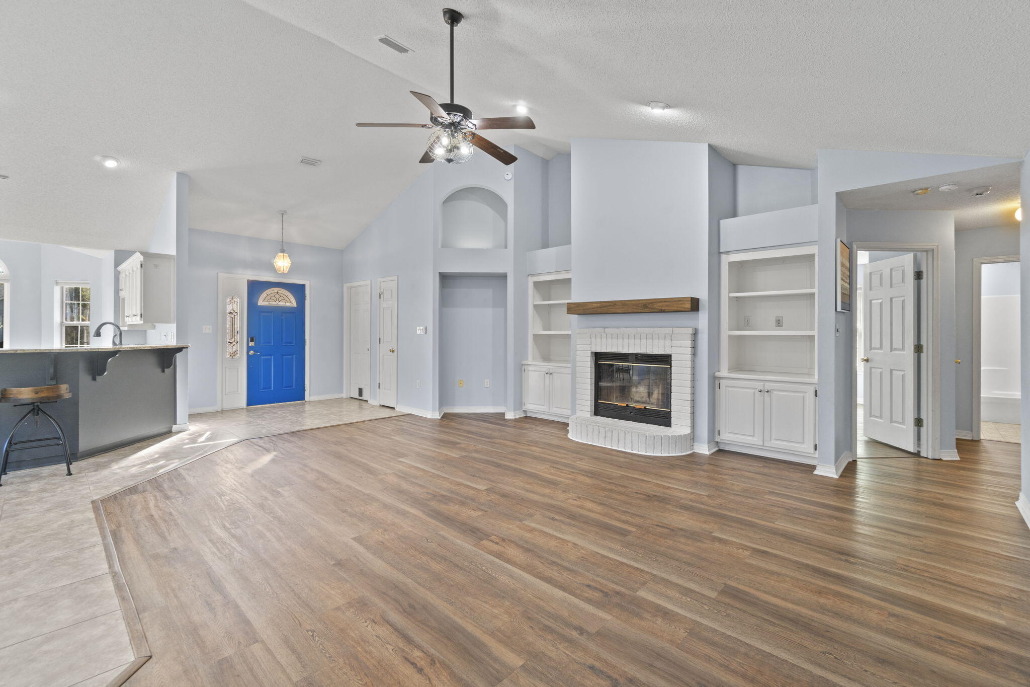 ROBLEDAL ESTATES - Residential