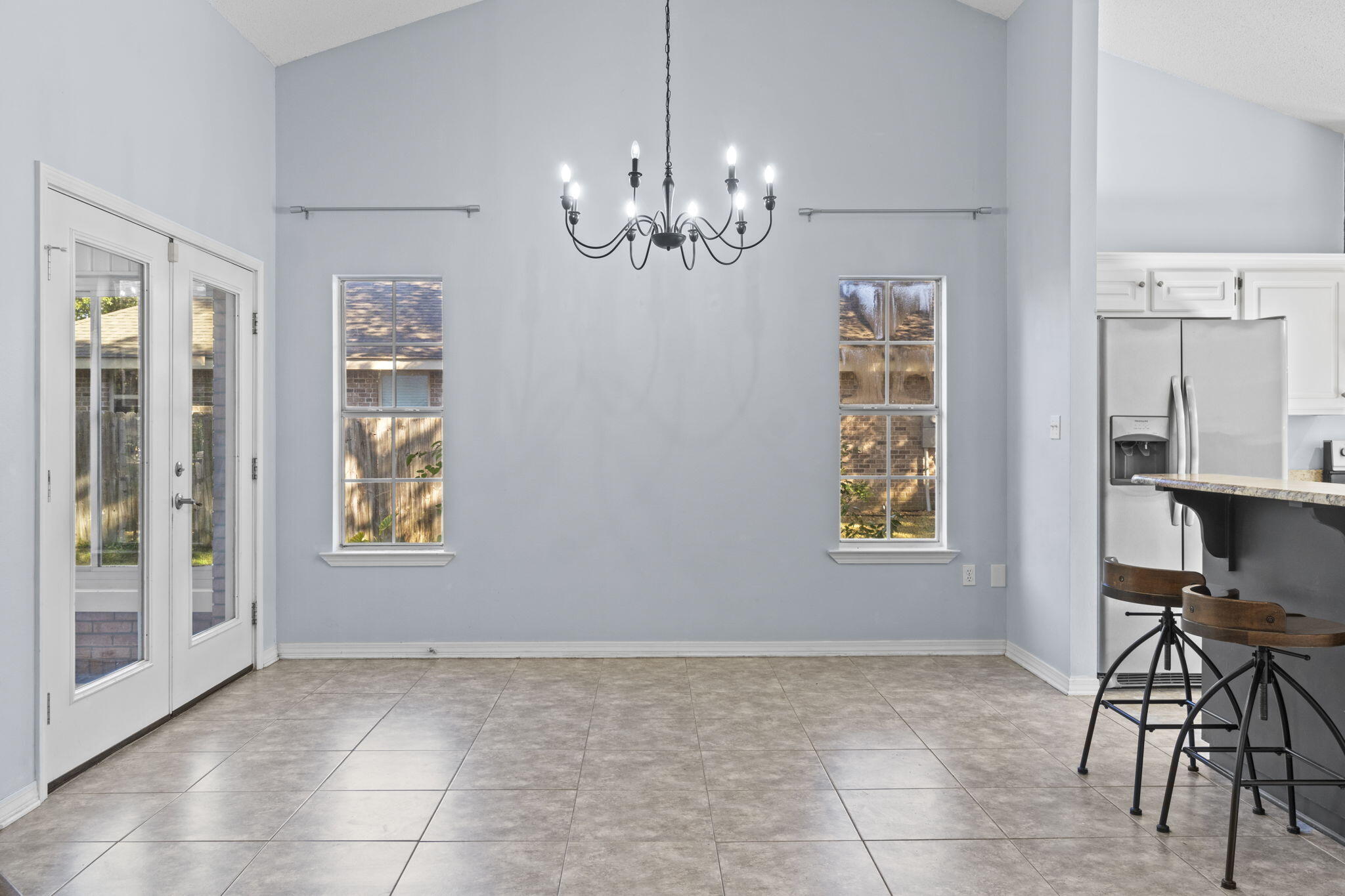 ROBLEDAL ESTATES - Residential