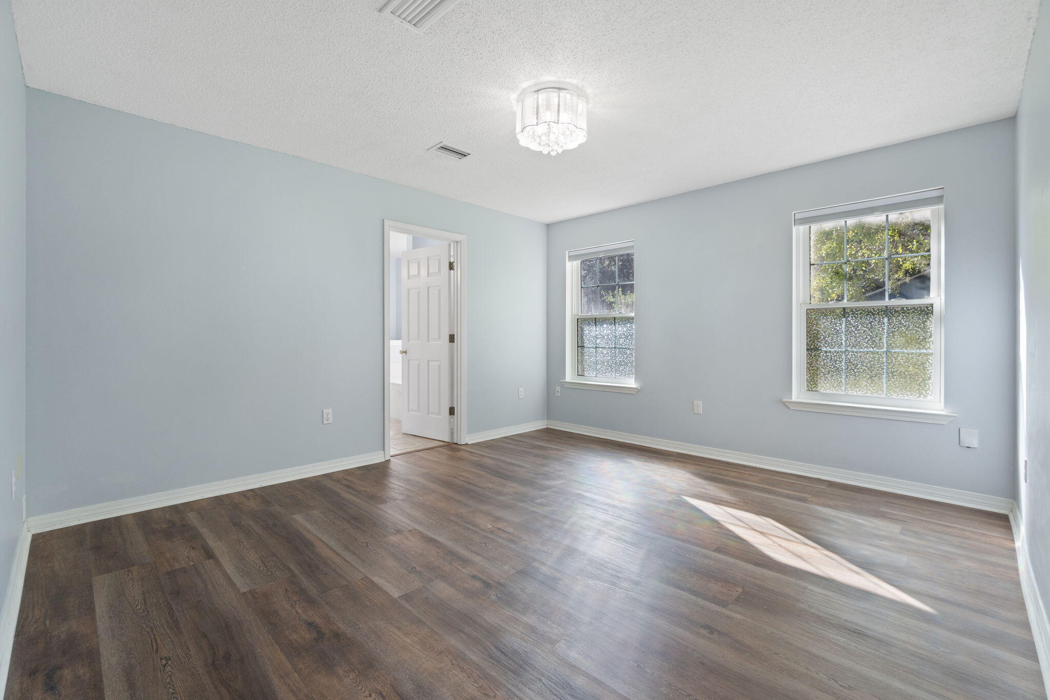 ROBLEDAL ESTATES - Residential