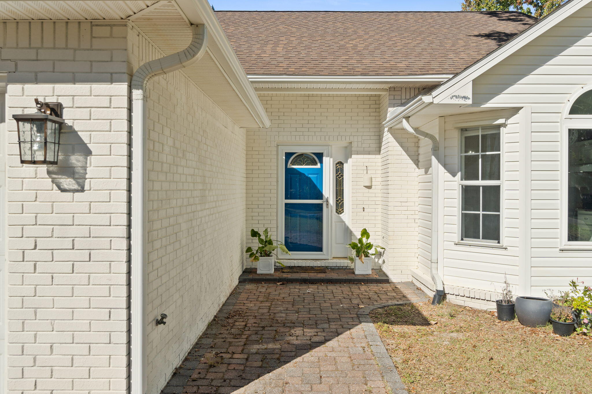 ROBLEDAL ESTATES - Residential