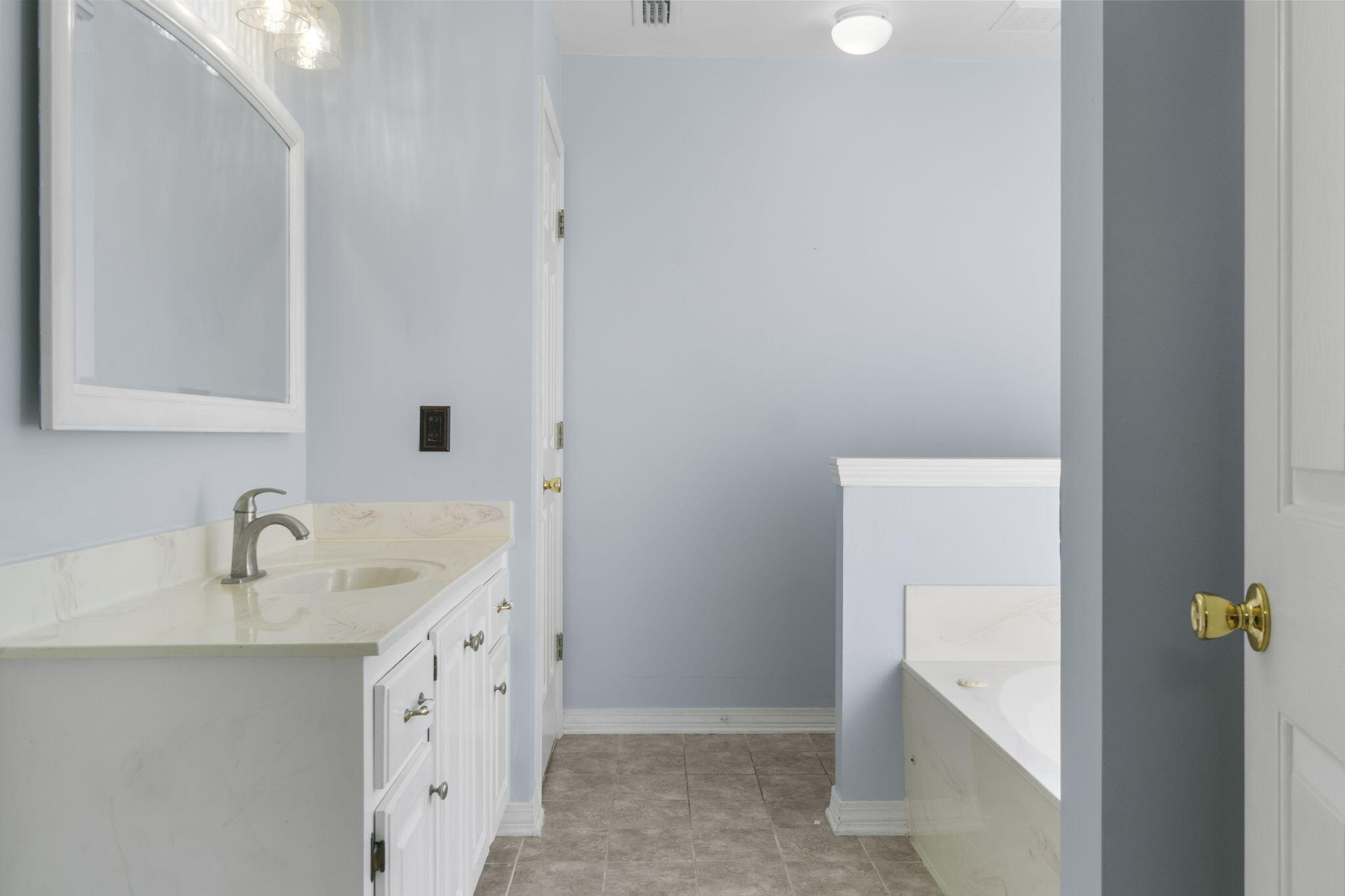 ROBLEDAL ESTATES - Residential