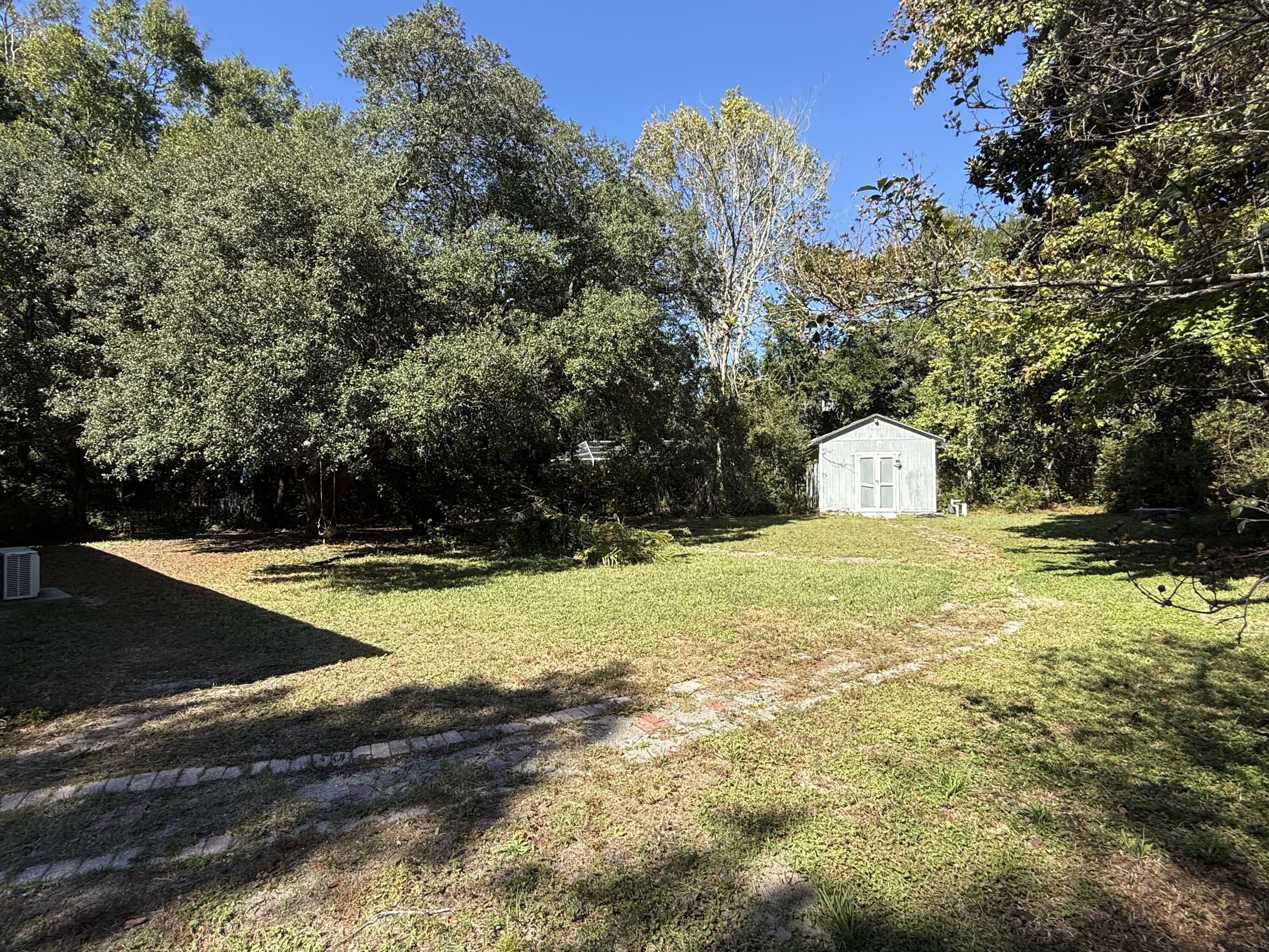 ROBLEDAL ESTATES - Residential