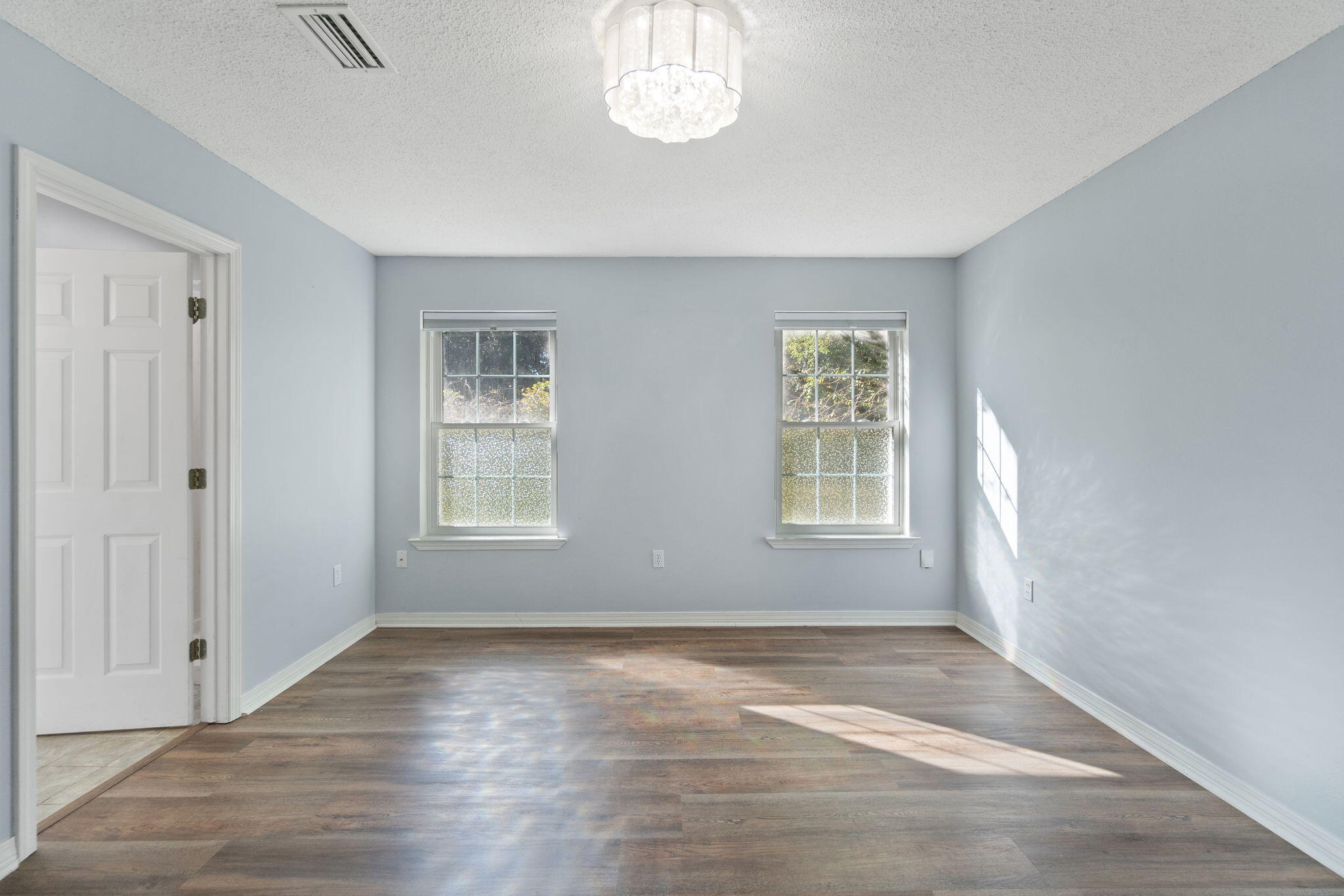 ROBLEDAL ESTATES - Residential