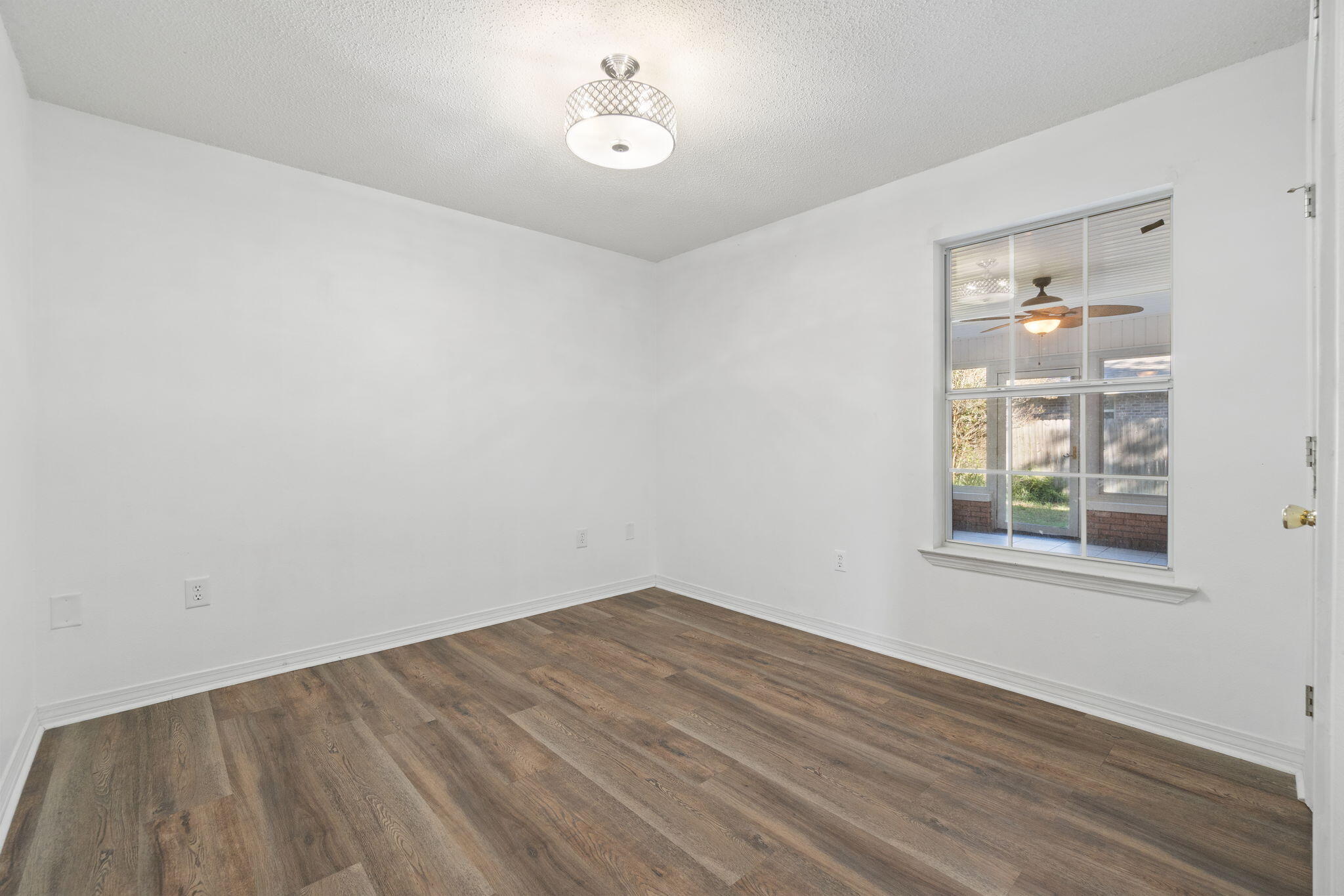 ROBLEDAL ESTATES - Residential