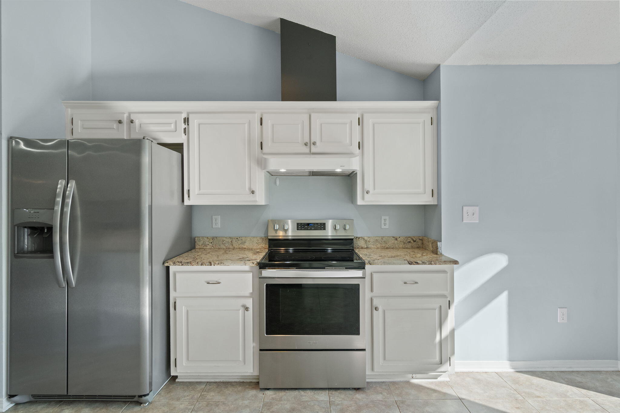 ROBLEDAL ESTATES - Residential