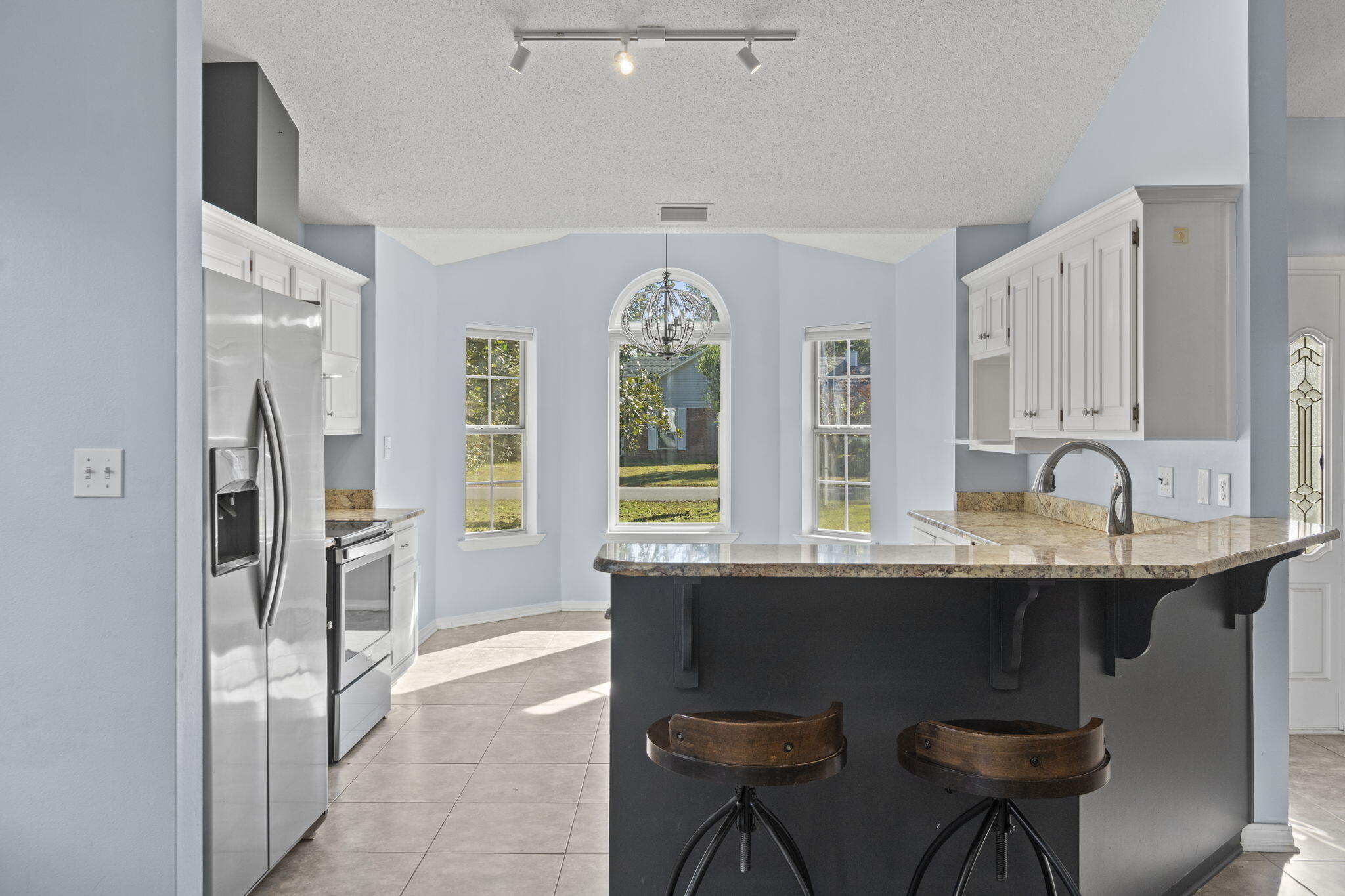 ROBLEDAL ESTATES - Residential