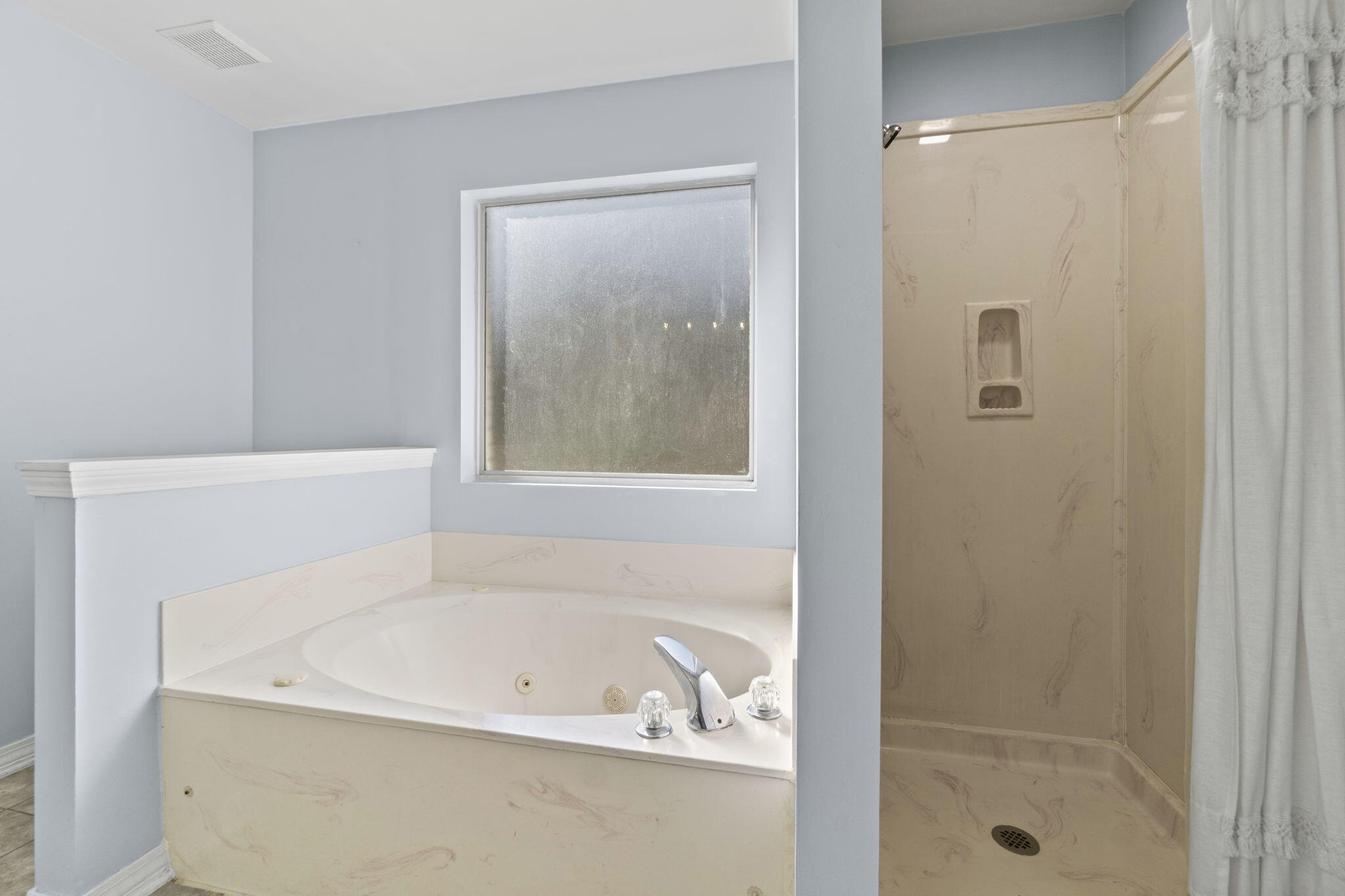 ROBLEDAL ESTATES - Residential