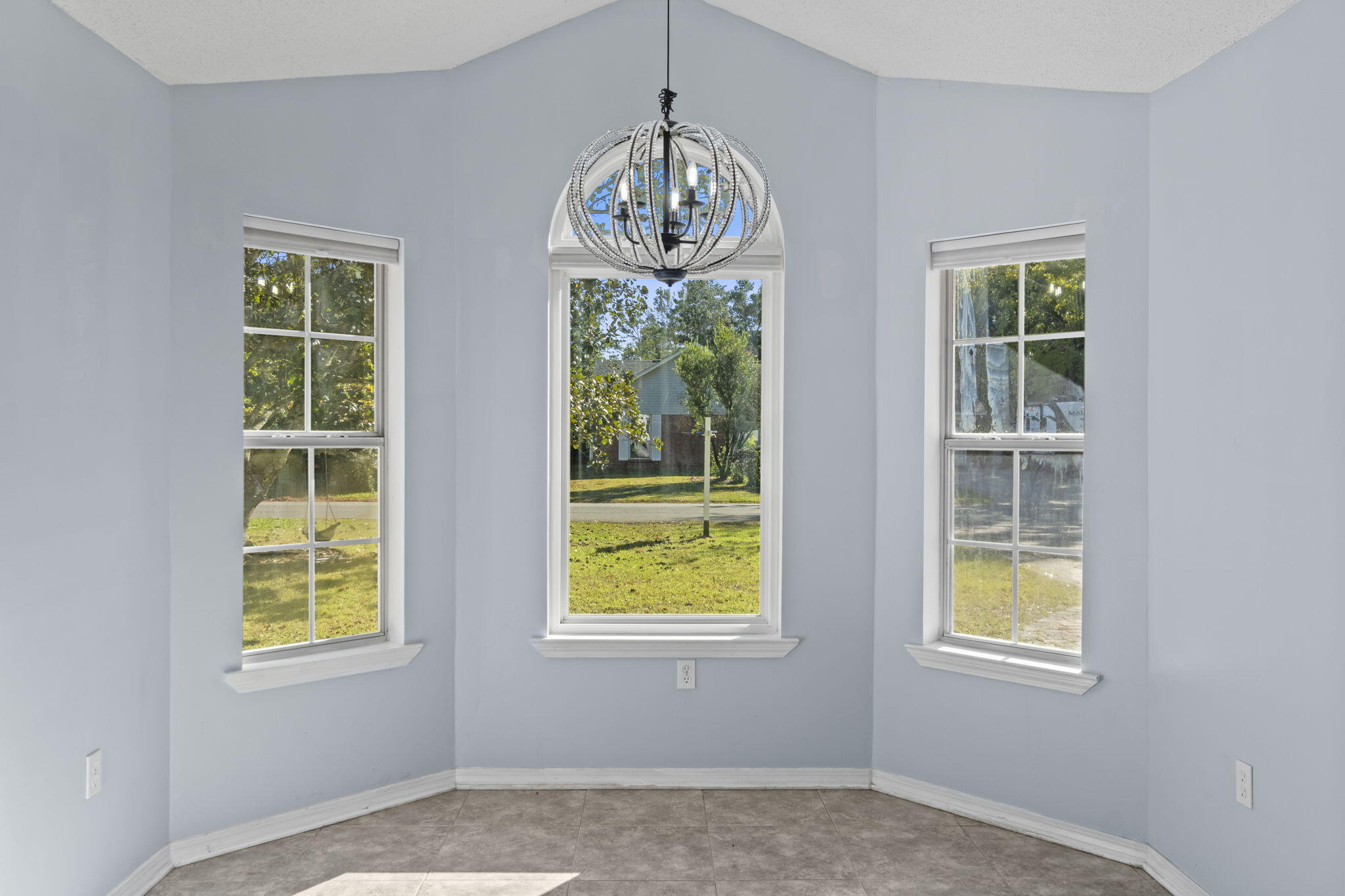 ROBLEDAL ESTATES - Residential